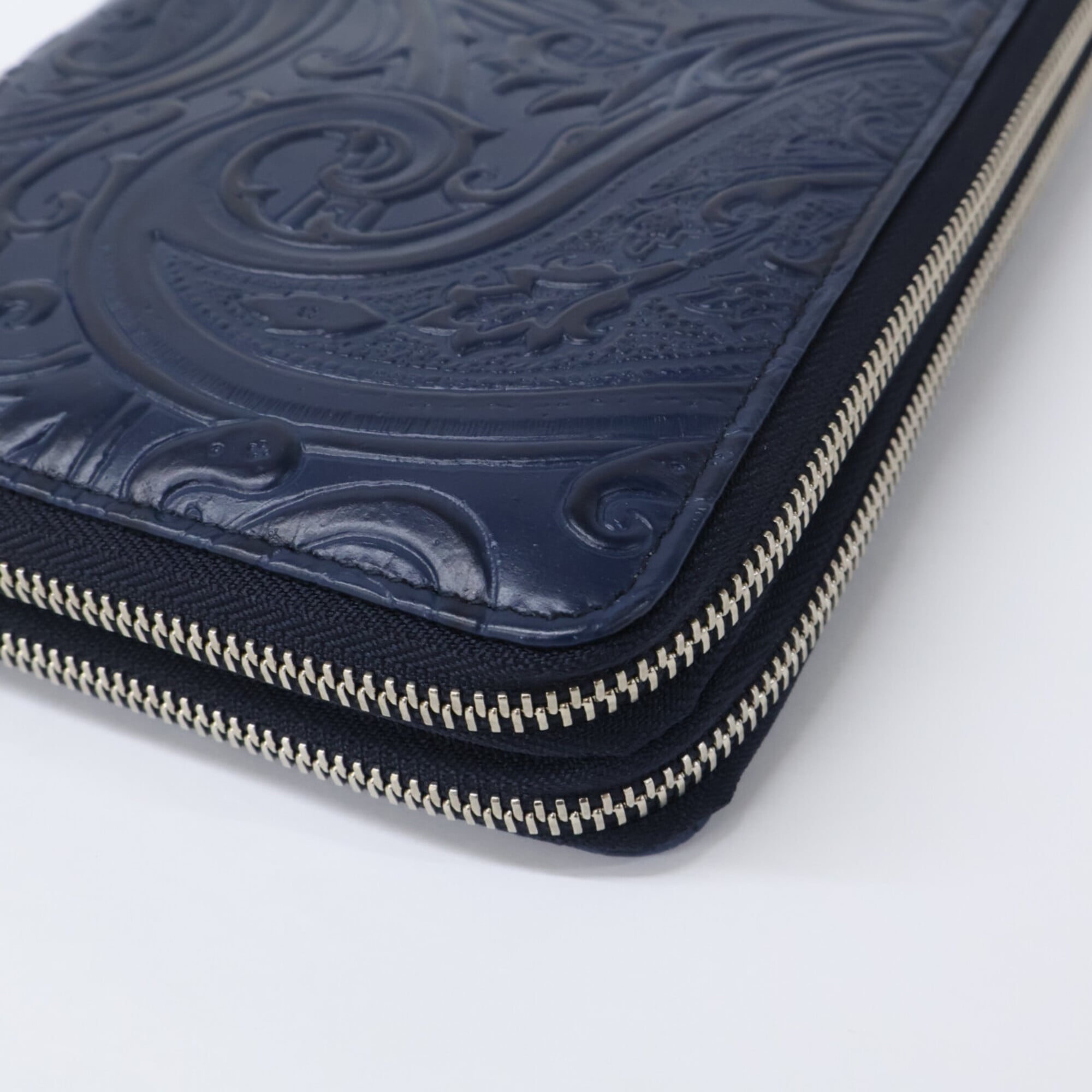 Etro Navy Leather Clutch Bag (Pre-Owned)