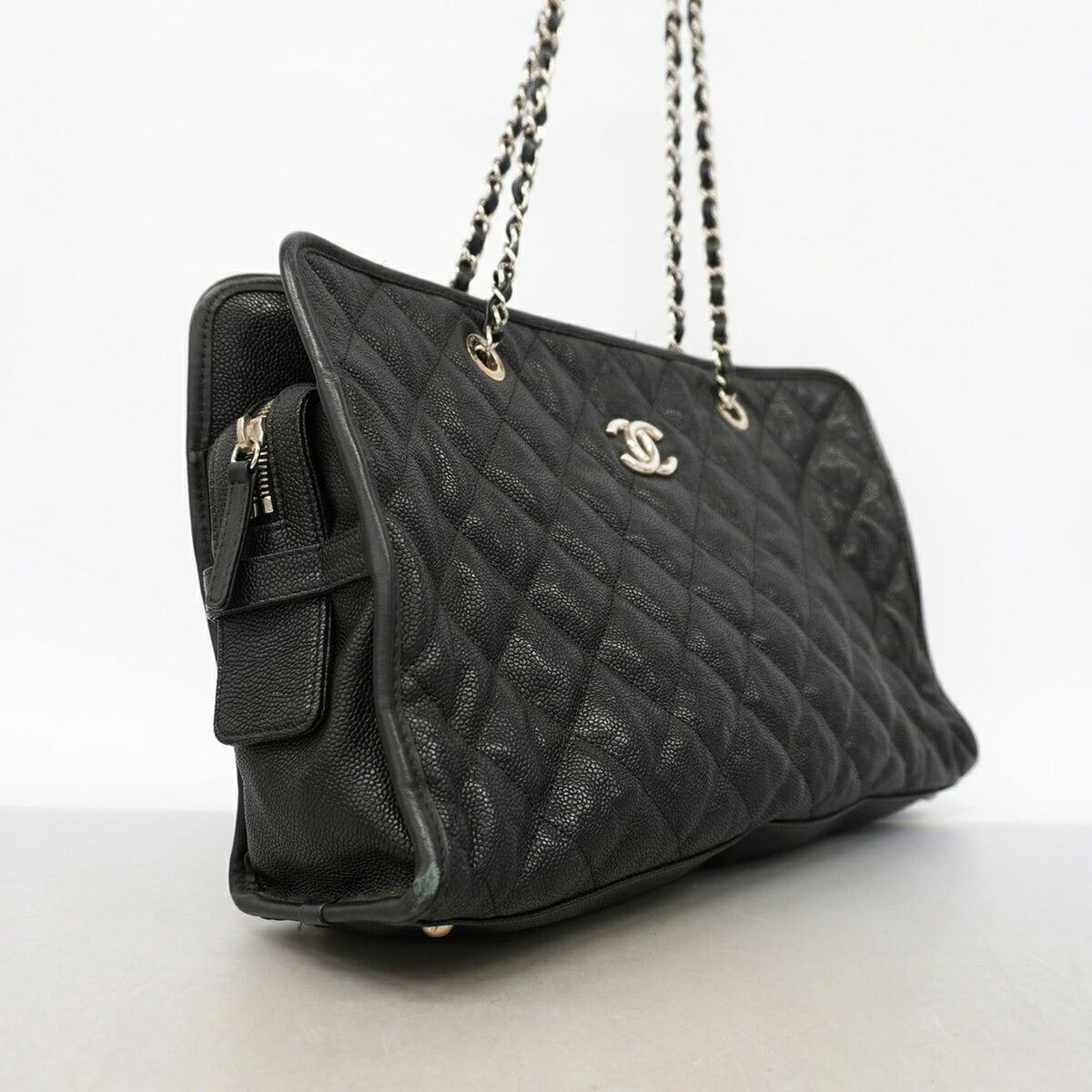 Chanel Black Grained Calfskin Shoulder Bag (Pre-Owned)