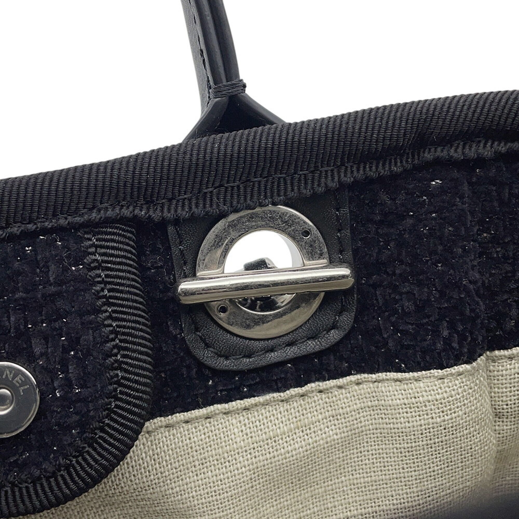 Chanel Black Tweed Leather Tote Bag (Pre-Owned)