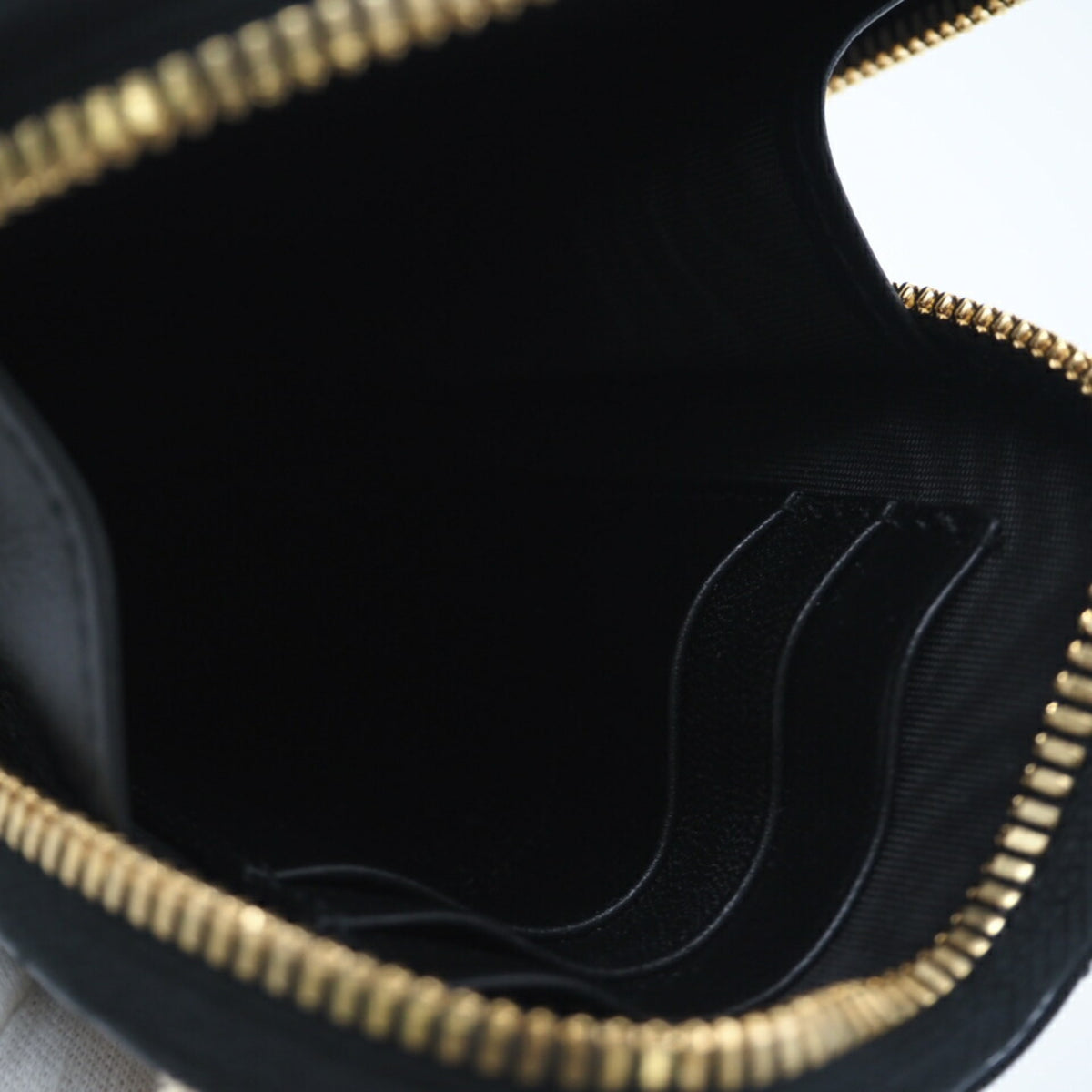 Christian Dior Lady Dior Black Leather Shoulder Bag (Pre-Owned)