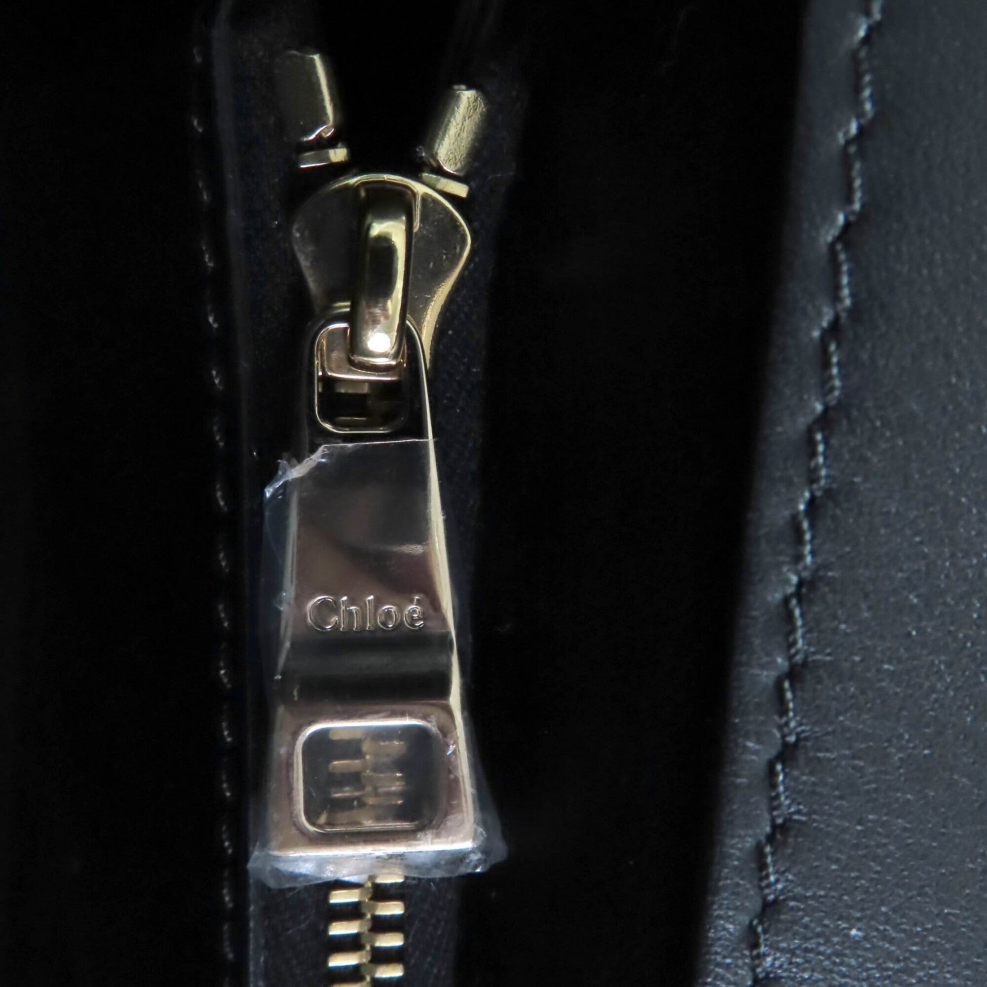 Chloé Black Leather Shoulder Bag (Pre-Owned)