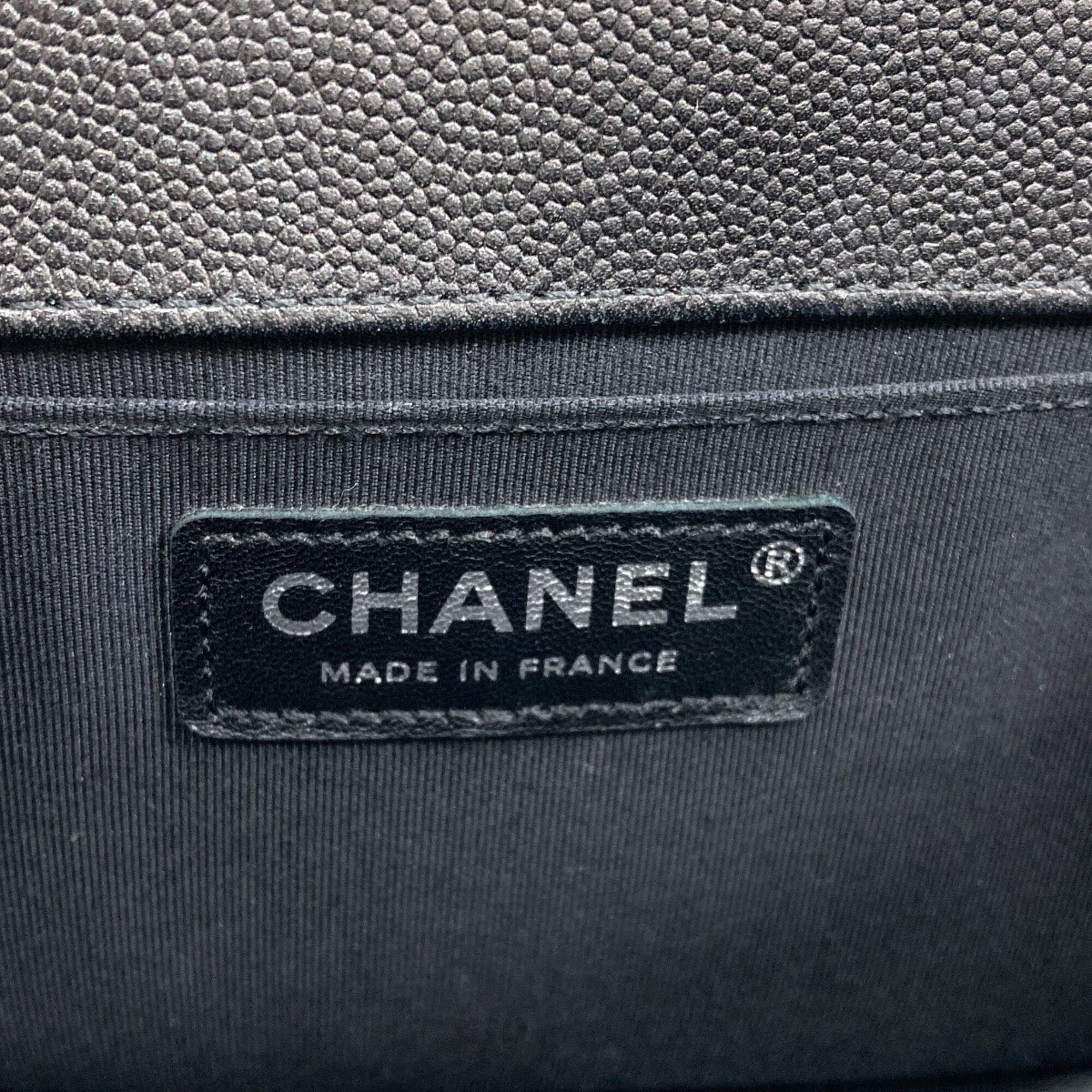 Chanel Black Leather Shoulder Bag (Pre-Owned)