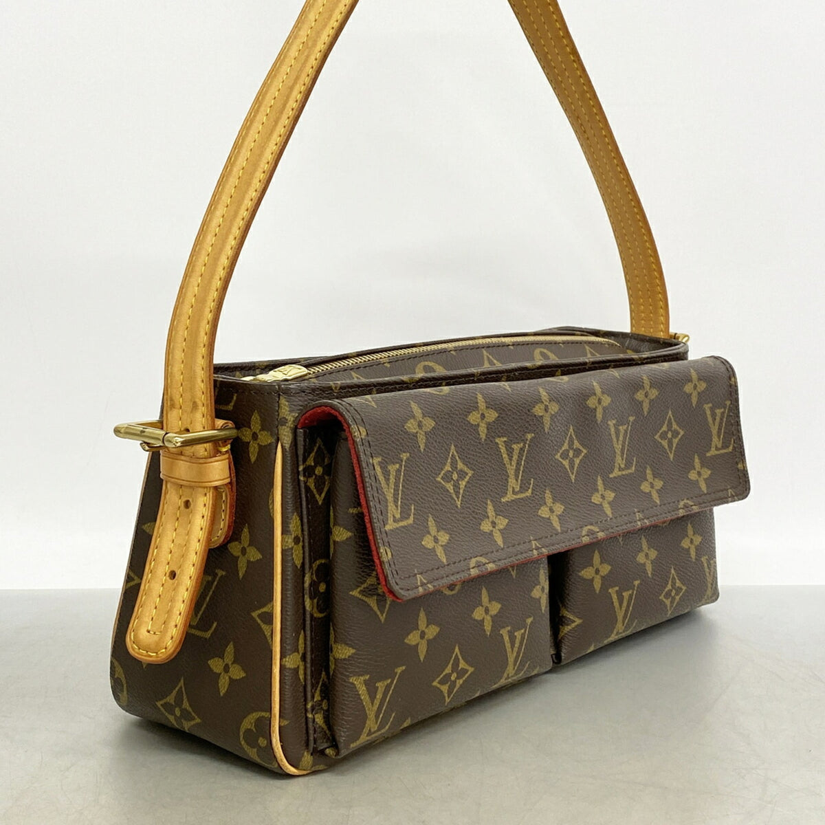 Louis Vuitton Brown Shoulder Bag (Pre-Owned)