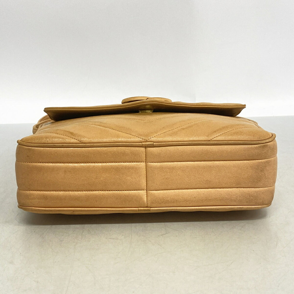 Chanel Brown Leather Shoulder Bag (Pre-Owned)