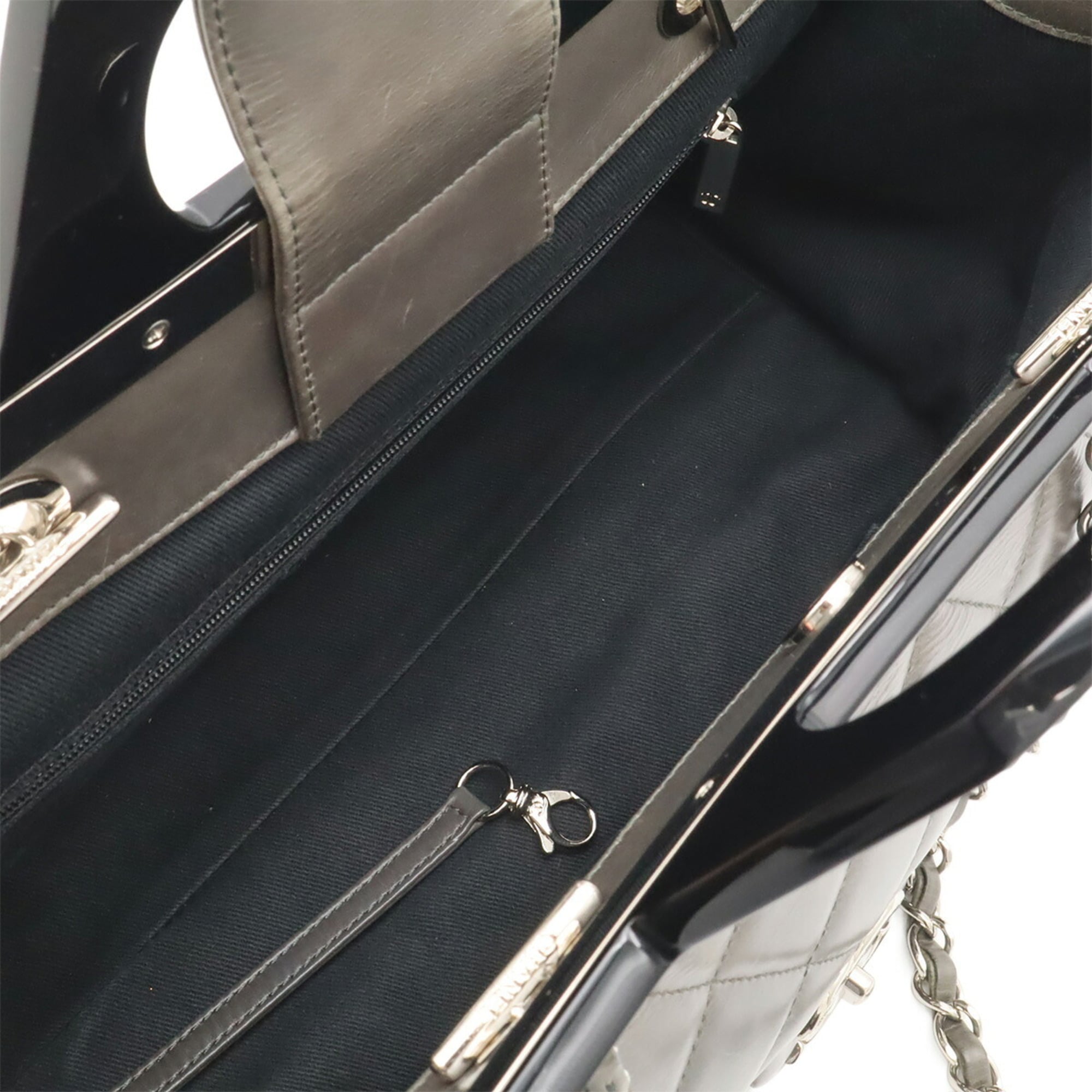 Chanel Black Gray Leather Handbag Shoulder Bag (Pre-Owned)