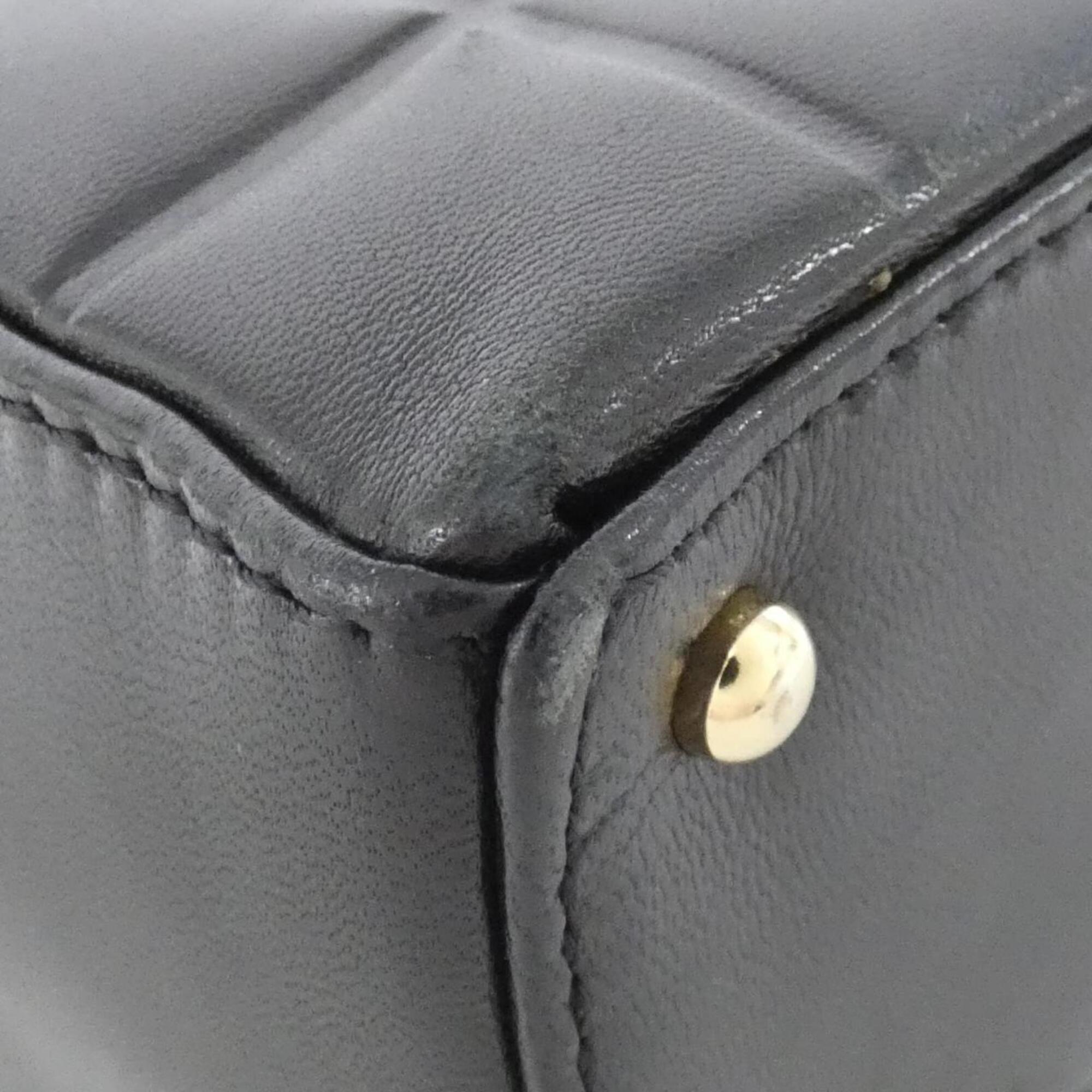 Chanel Black Leather Shoulder Bag (Pre-Owned)