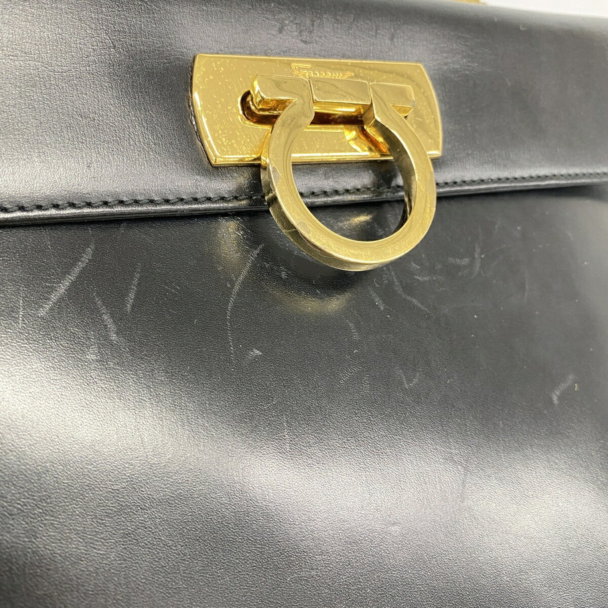 Salvatore Ferragamo Black Leather Handbag (Pre-Owned)