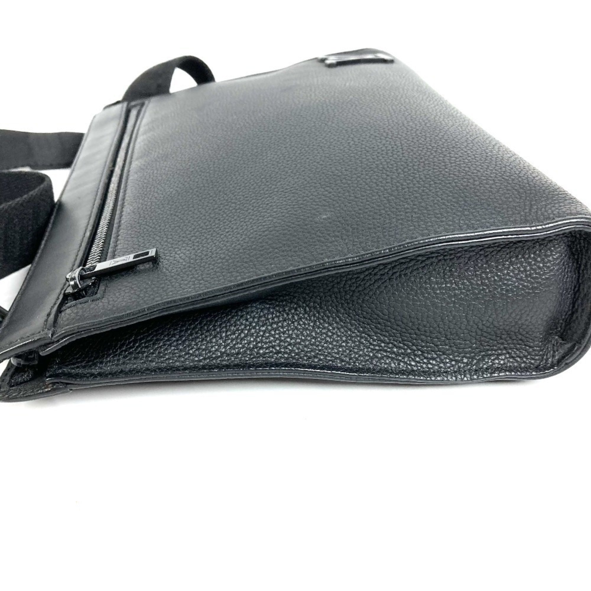 Louis Vuitton Black Leather Clutch Bag Pochette Shoulder Bag (Pre-Owned)