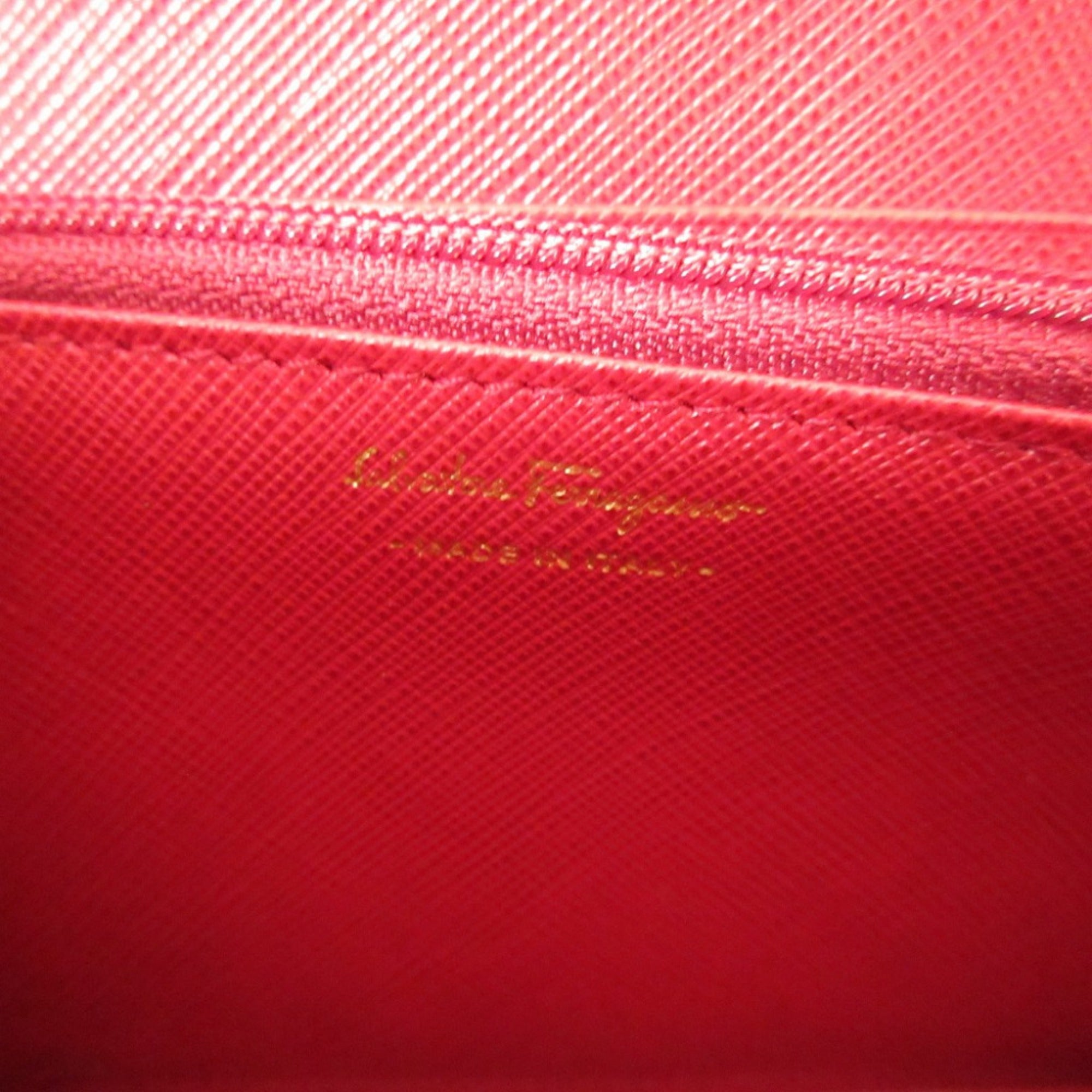 Salvatore Ferragamo Red Color Leather Long Wallet (Bi-Fold) (Pre-Owned)