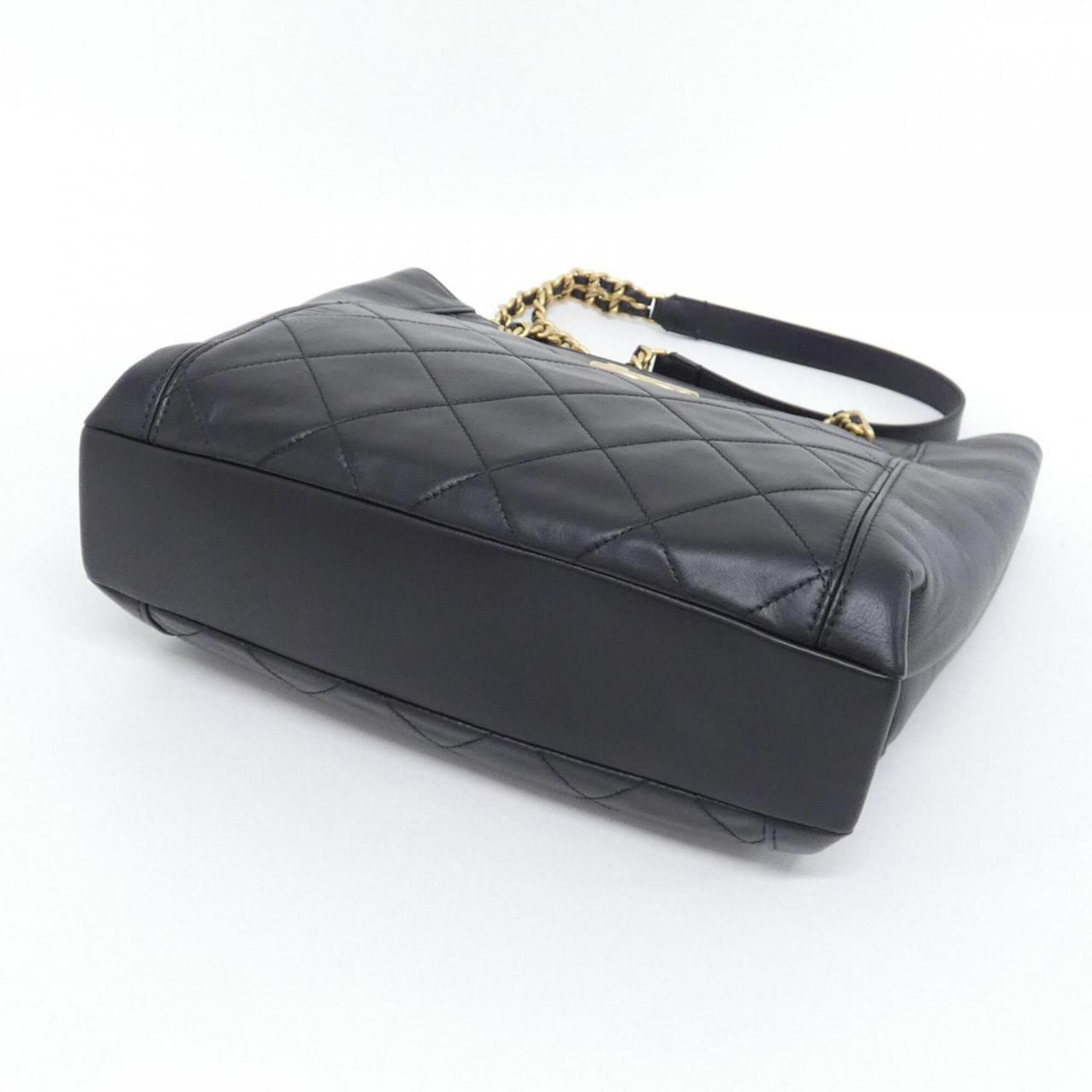 Chanel Black Leather Shoulder Bag (Pre-Owned)