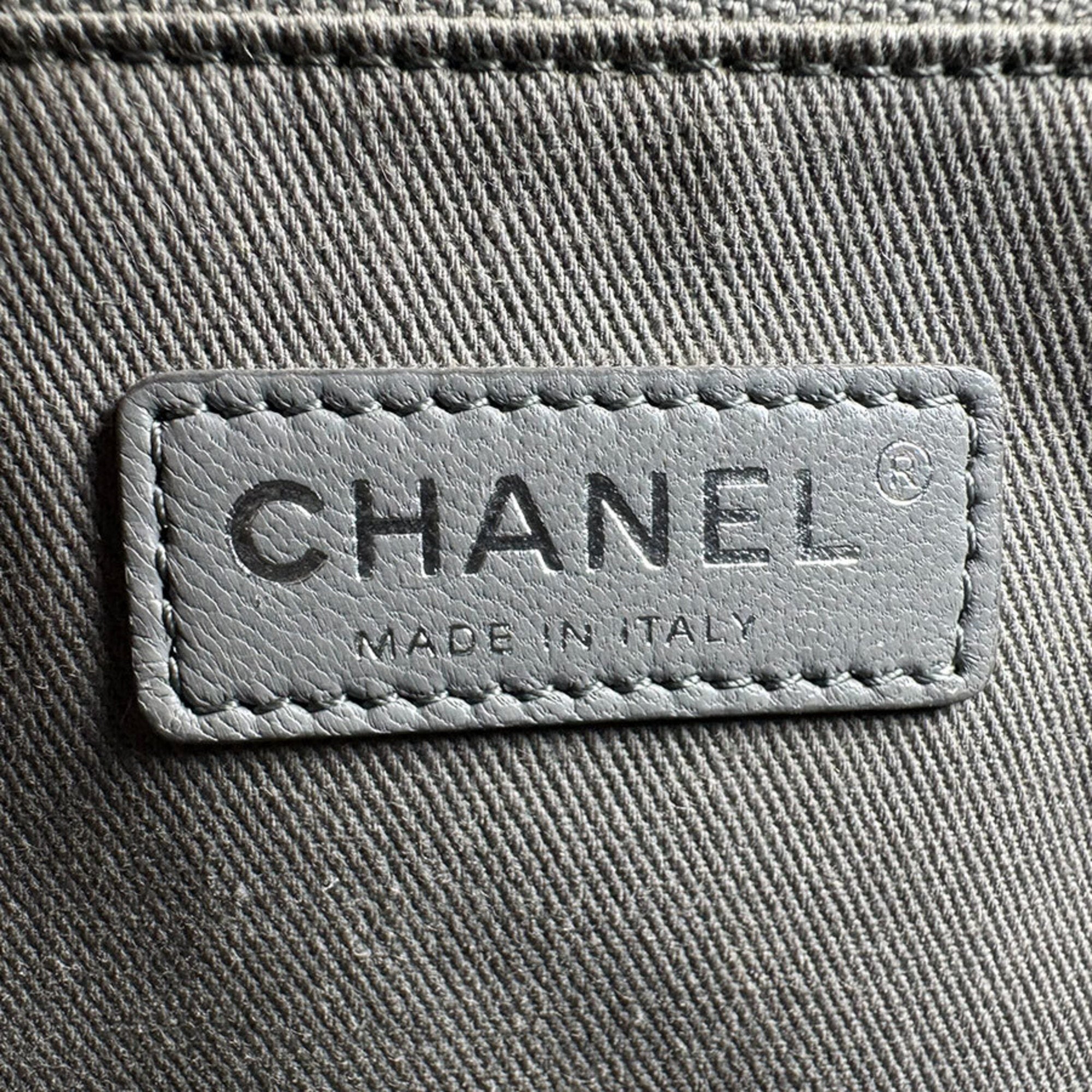 Chanel Black Leather Shoulder Bag (Pre-Owned)
