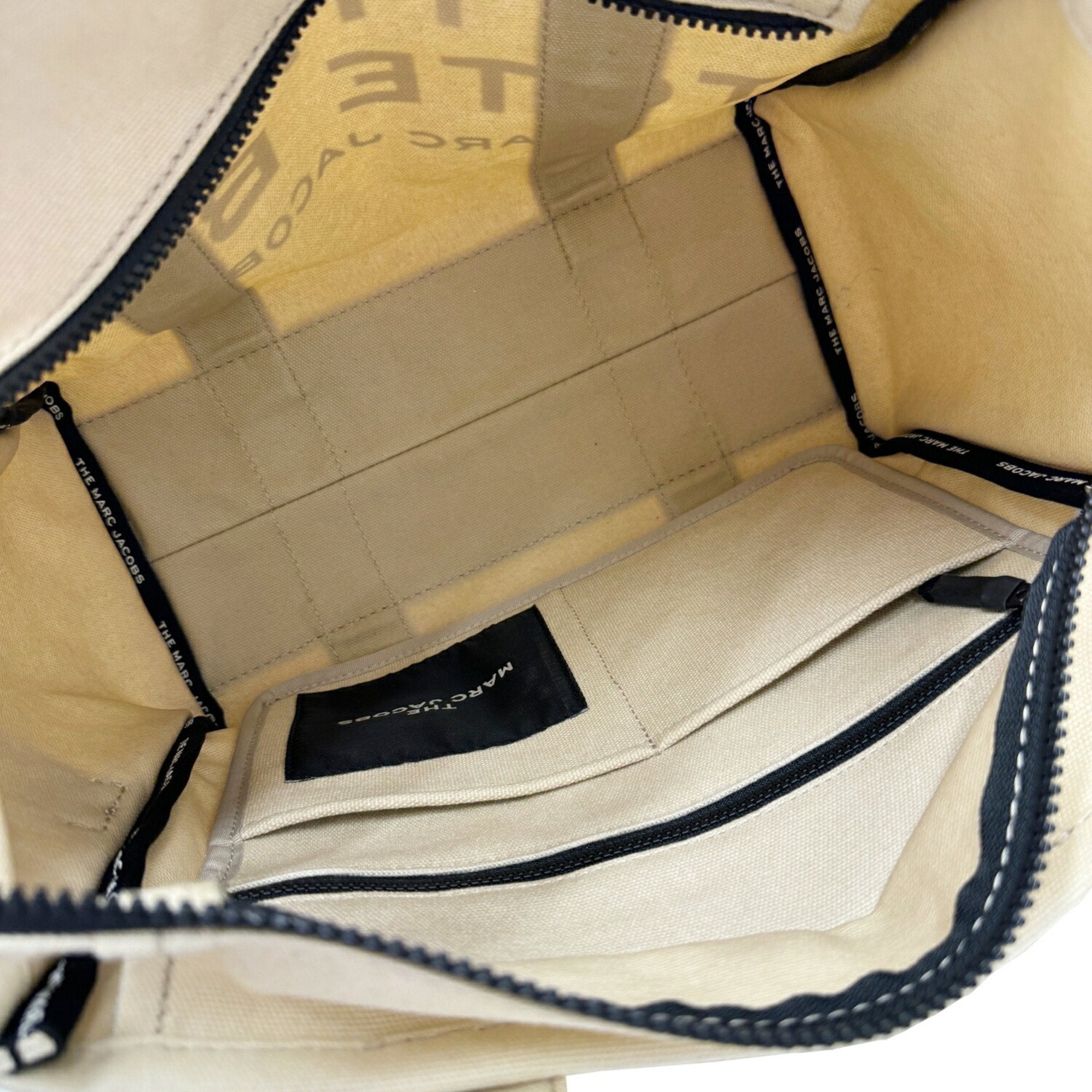 Marc Jacobs Ivory Canvas Handbag (Pre-Owned)
