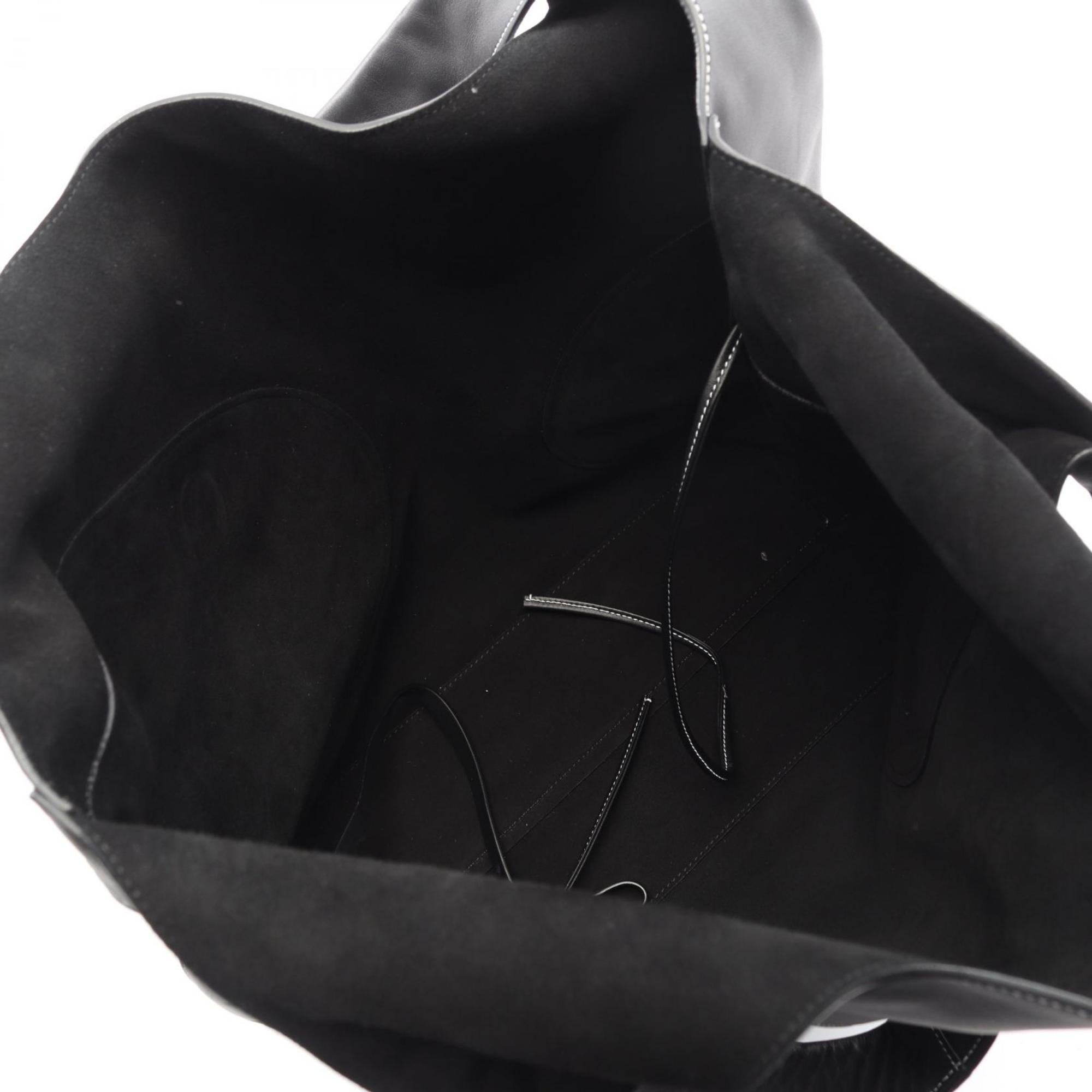 Salvatore Ferragamo Black Leather Handbag Pouch Tote Bag (Pre-Owned)