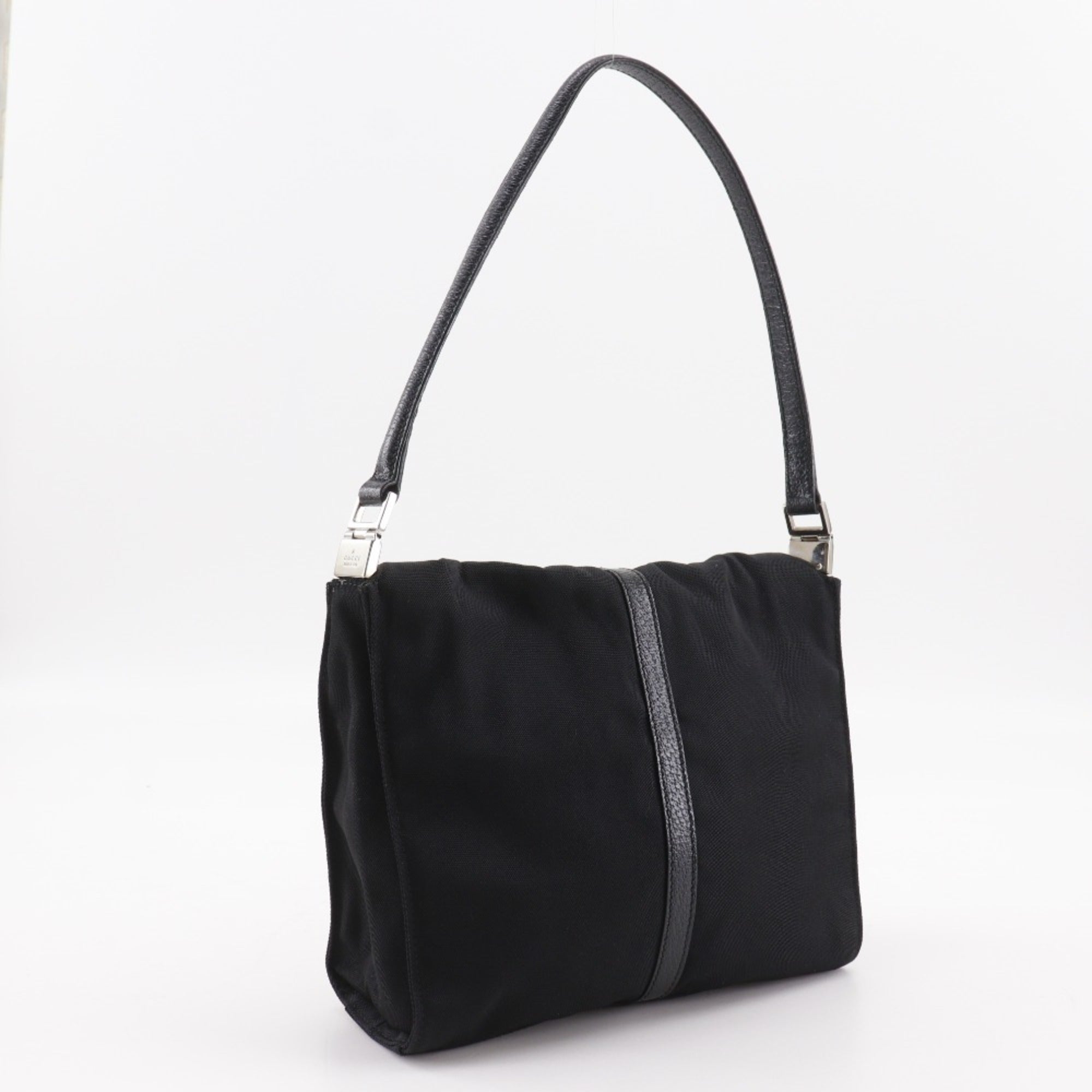 Gucci Black Nylon Canvas Shoulder Bag (Pre-Owned)