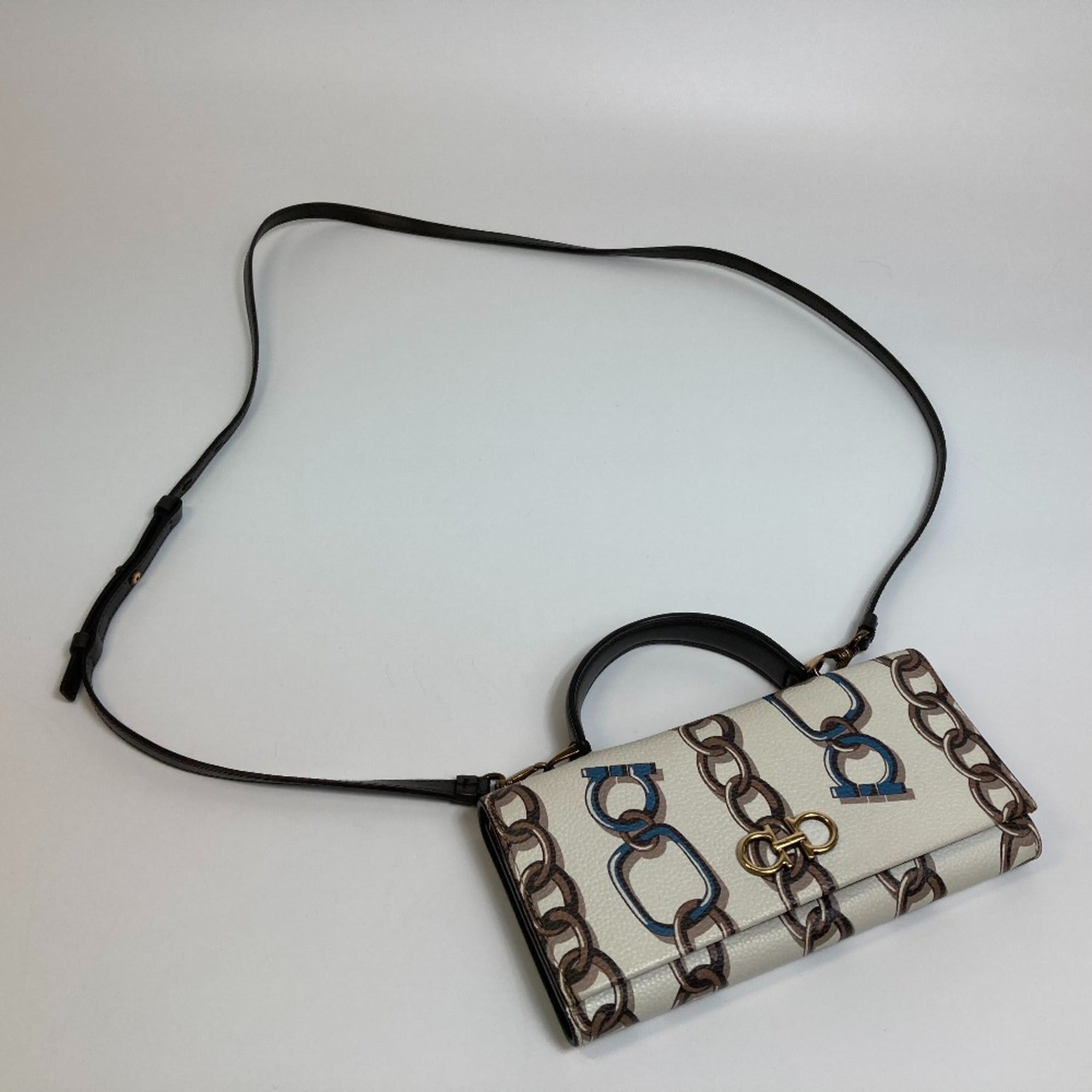 Salvatore Ferragamo White Leather Handbag (Pre-Owned)