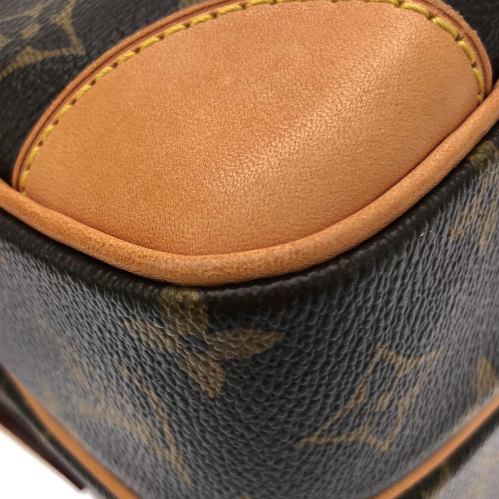 Louis Vuitton Brown Coated Canvas Shoulder Bag (Pre-Owned)