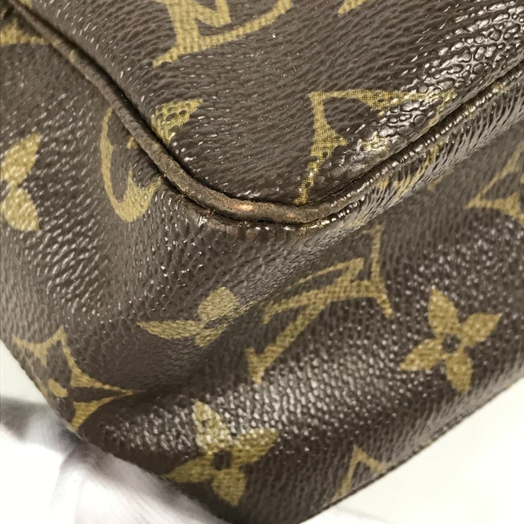 Louis Vuitton Brown Monogram Monogram Pouch (Pre-Owned)