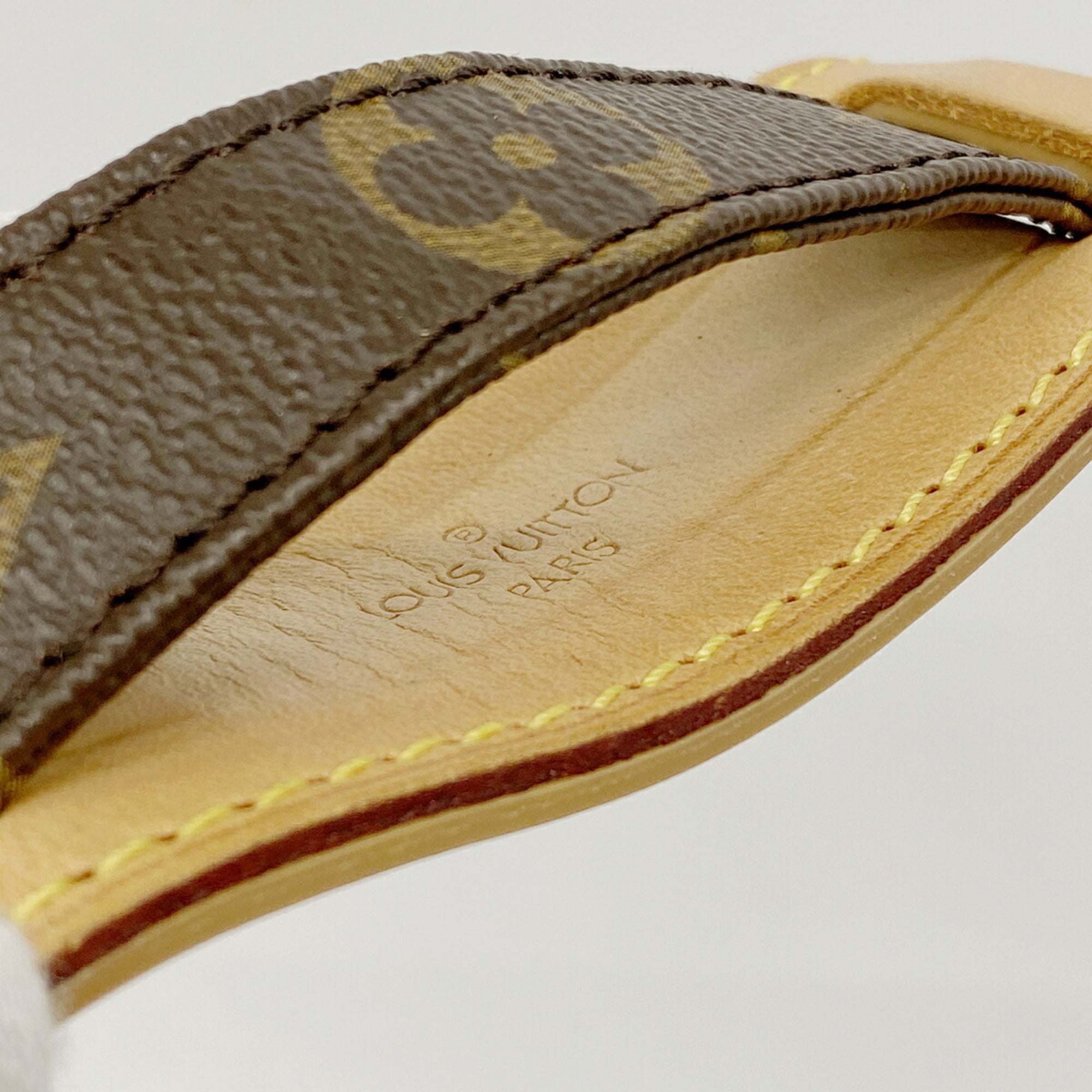 Louis Vuitton Brown Shoulder Bag (Pre-Owned)