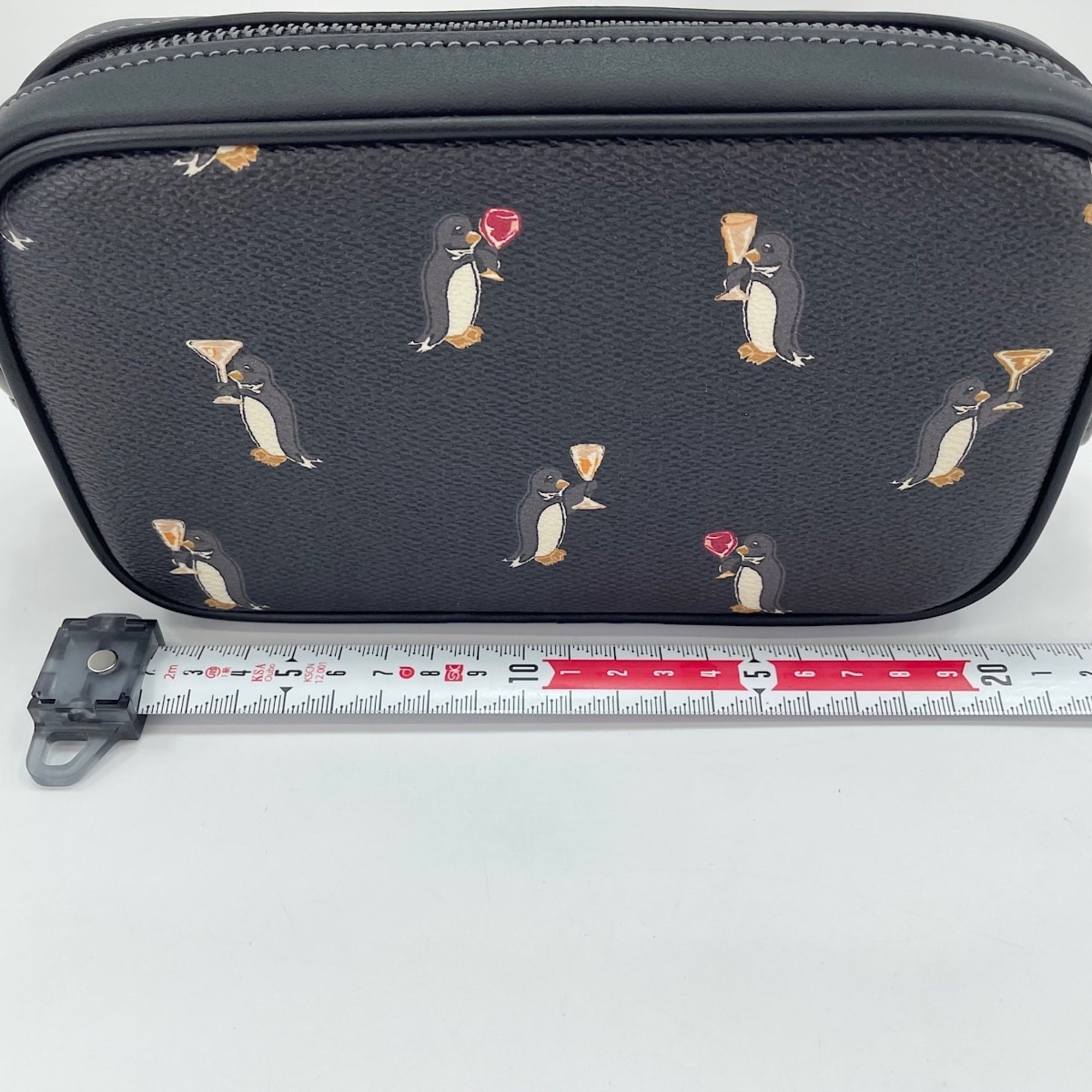 Coach Black White Leather Shoulder Bag (Pre-Owned)
