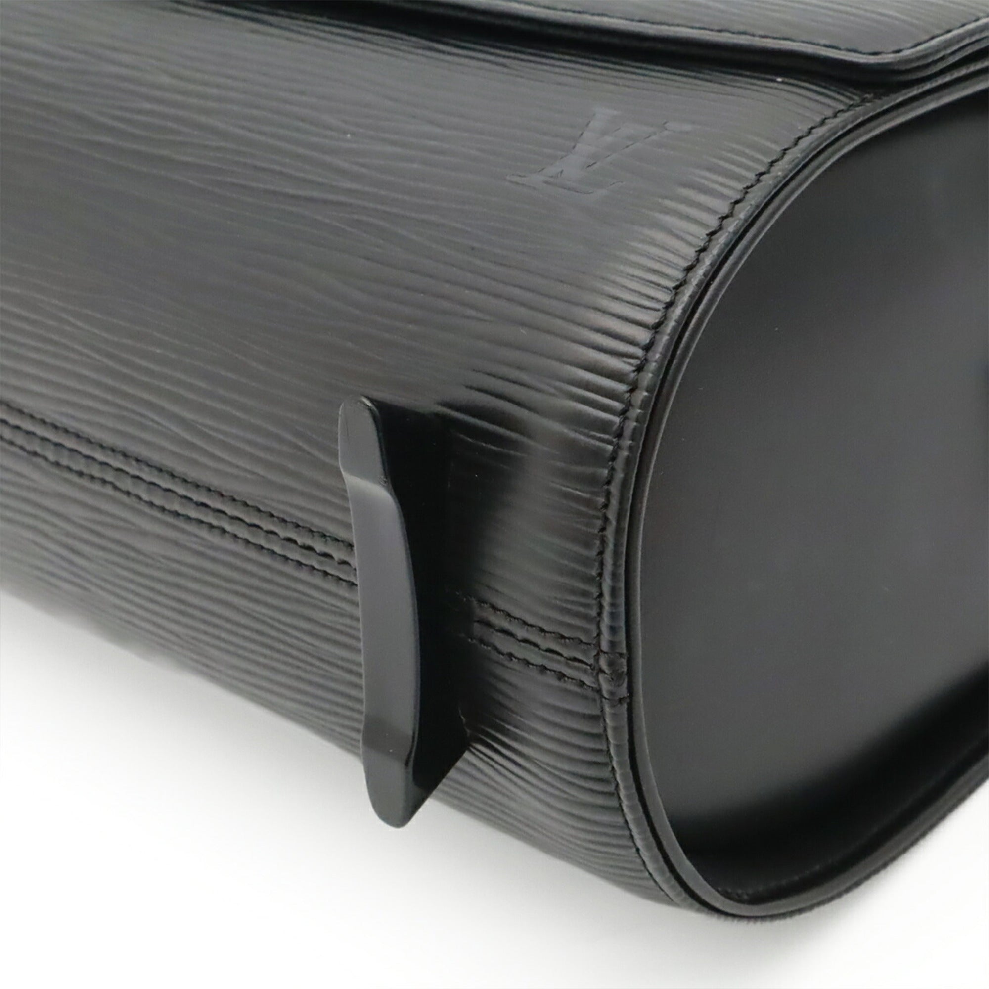 Louis Vuitton Black Noir Epi Leather Shoulder Bag (Pre-Owned)