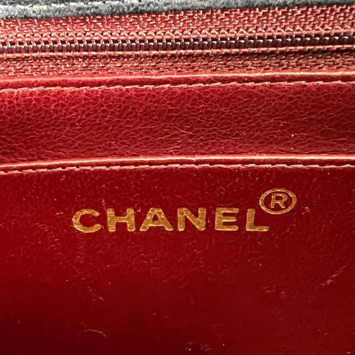 Chanel Black Grained Calfskin Shoulder Bag (Pre-Owned)