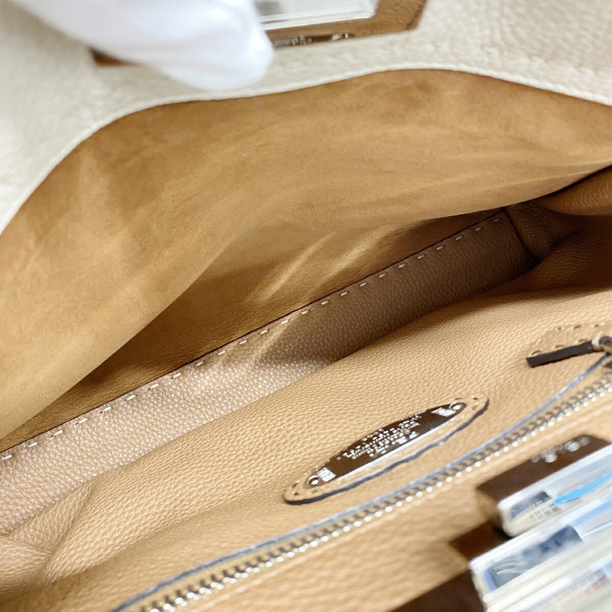 Fendi Beige Leather Handbag (Pre-Owned)