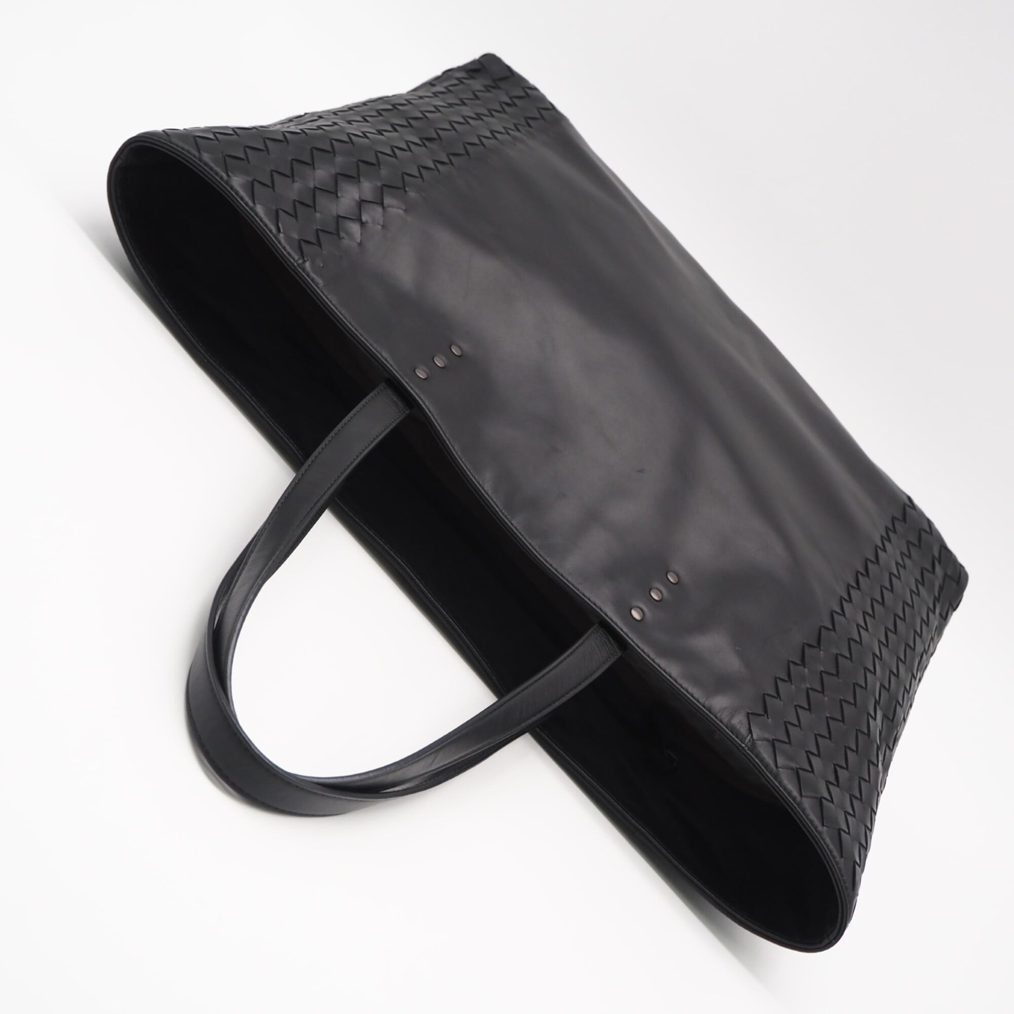 Bottega Veneta Intrecciato Black Leather Handbag Tote Bag (Pre-Owned)
