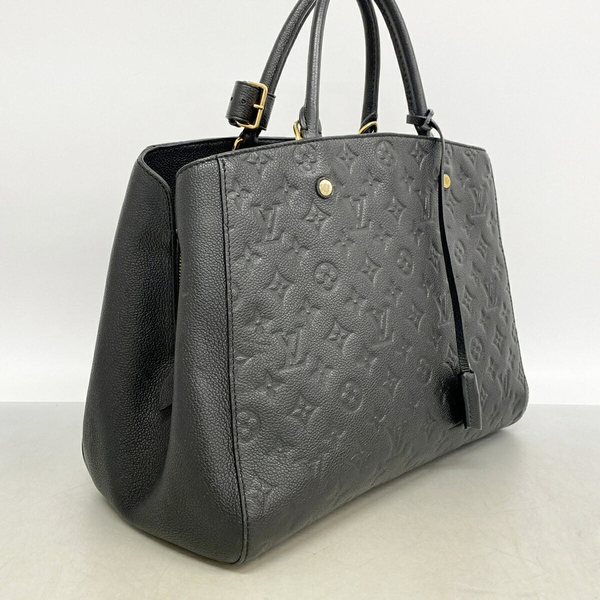 Louis Vuitton Noir Handbag (Pre-Owned)