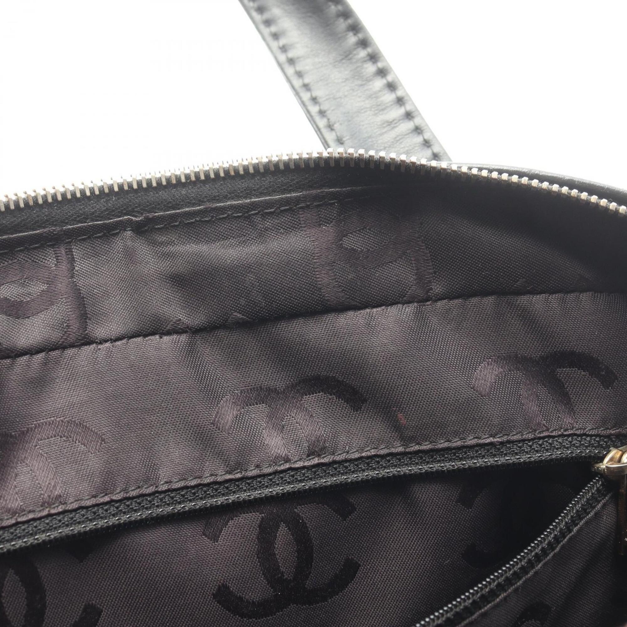 Chanel Wild Stitch Black Leather Handbag (Pre-Owned)