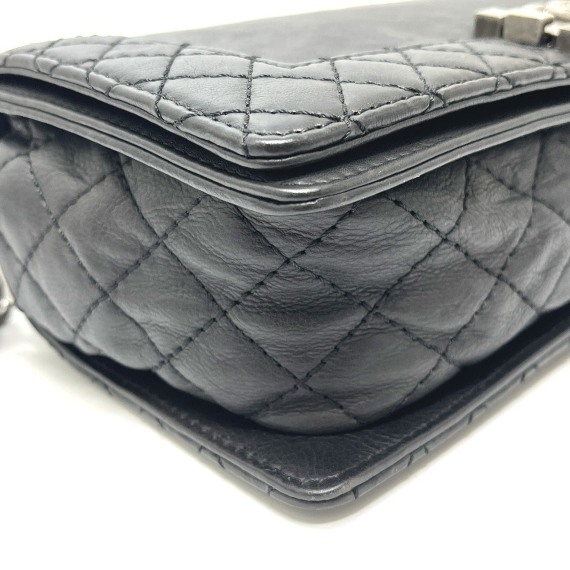 Chanel Boy Chanel Black Leather Shoulder Bag (Pre-Owned)