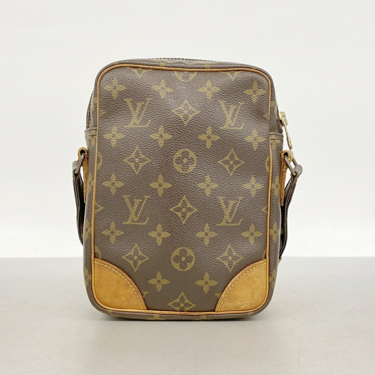 Louis Vuitton Brown Shoulder Bag (Pre-Owned)