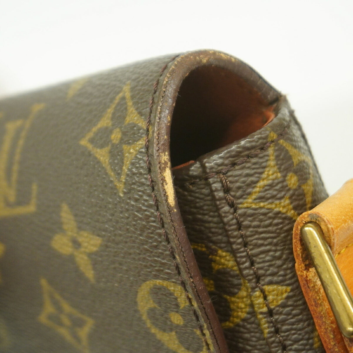Louis Vuitton Brown Shoulder Bag (Pre-Owned)