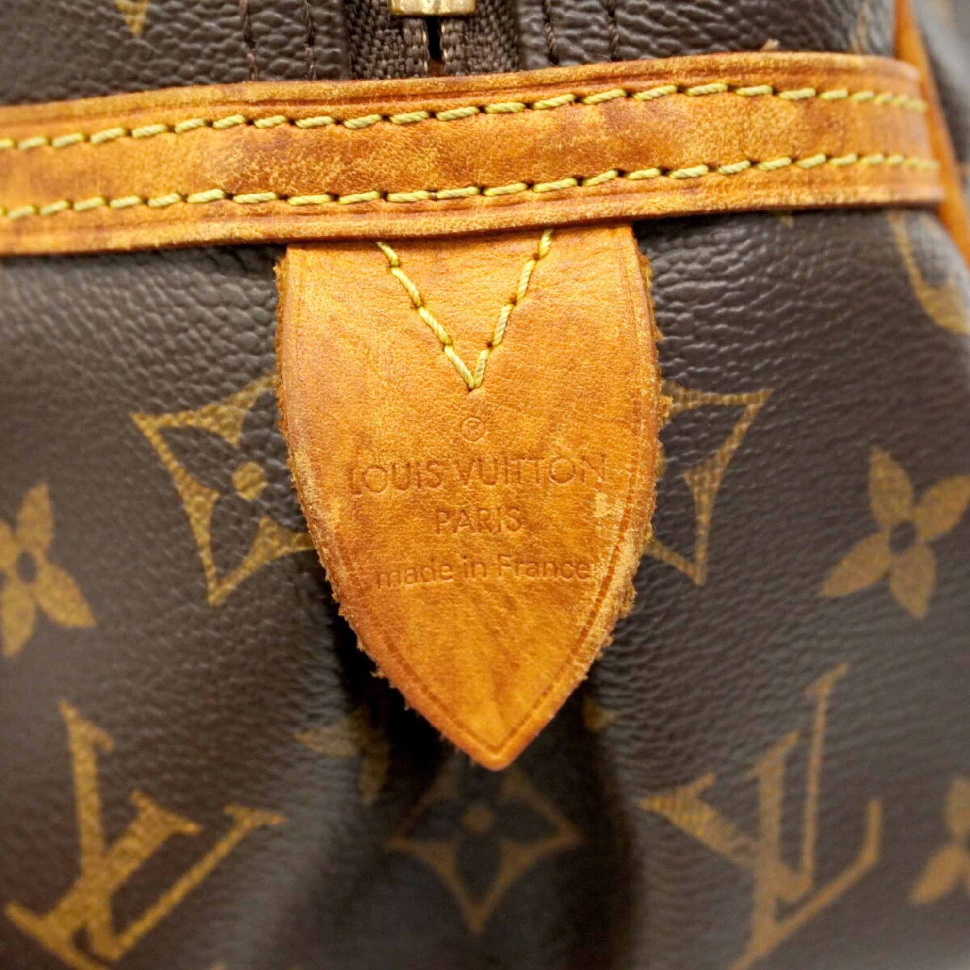 Louis Vuitton Brown Shoulder Bag (Pre-Owned)