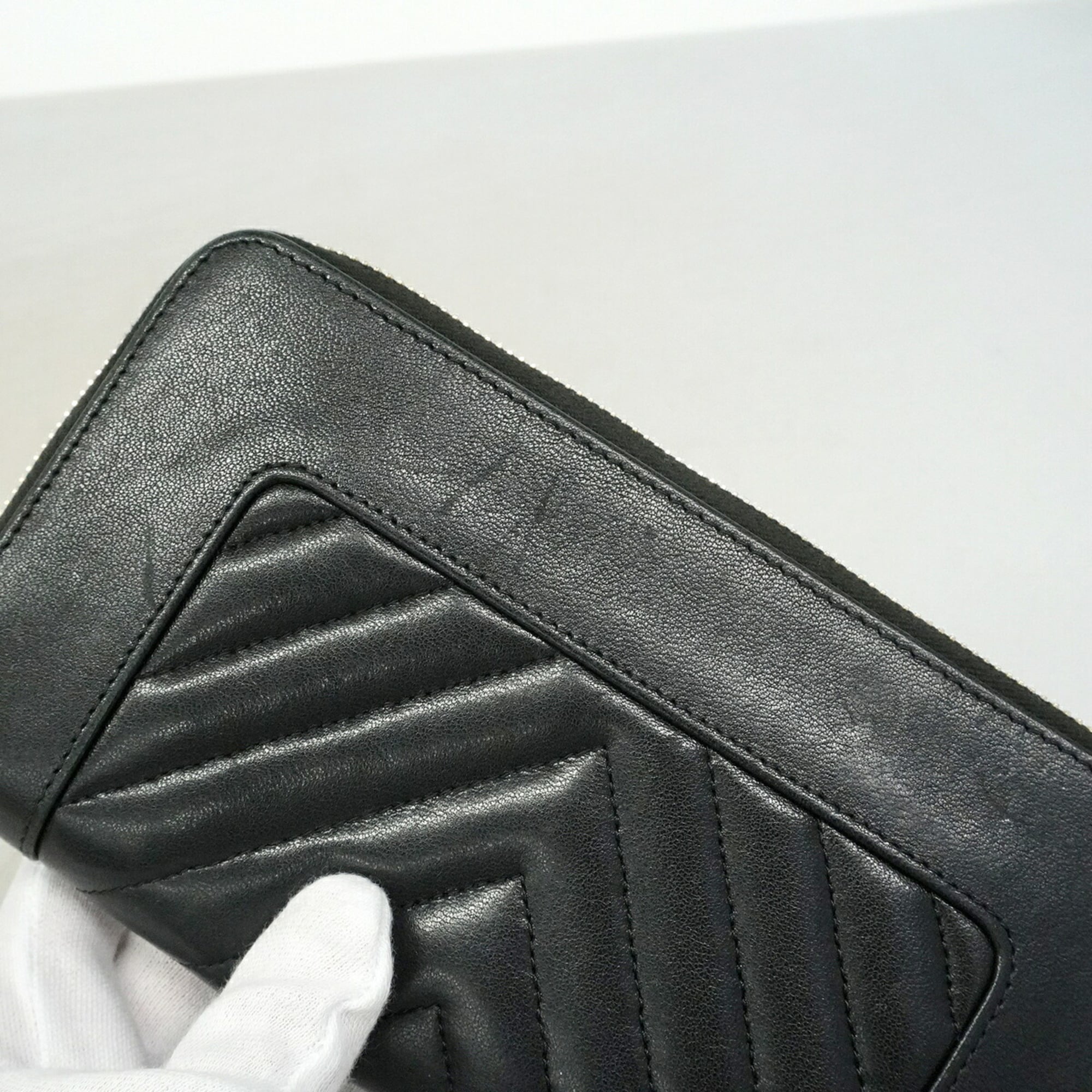 Chanel Black Leather Long Wallet (Bi-Fold) (Pre-Owned)