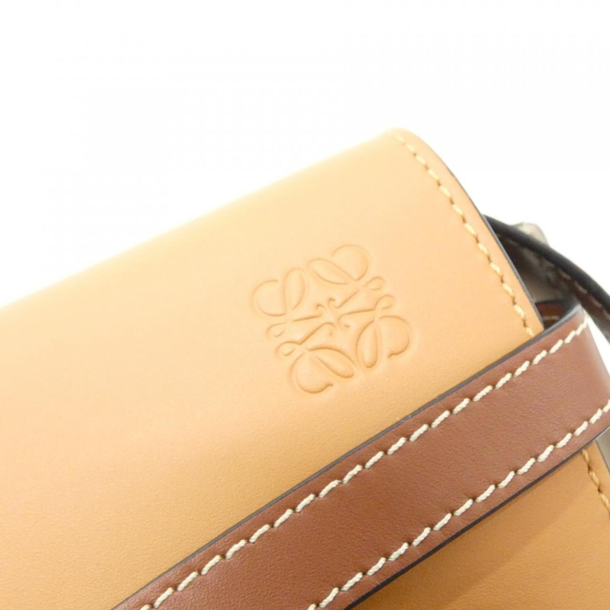 Loewe Brown Light Gray Leather Shoulder Bag (Pre-Owned)