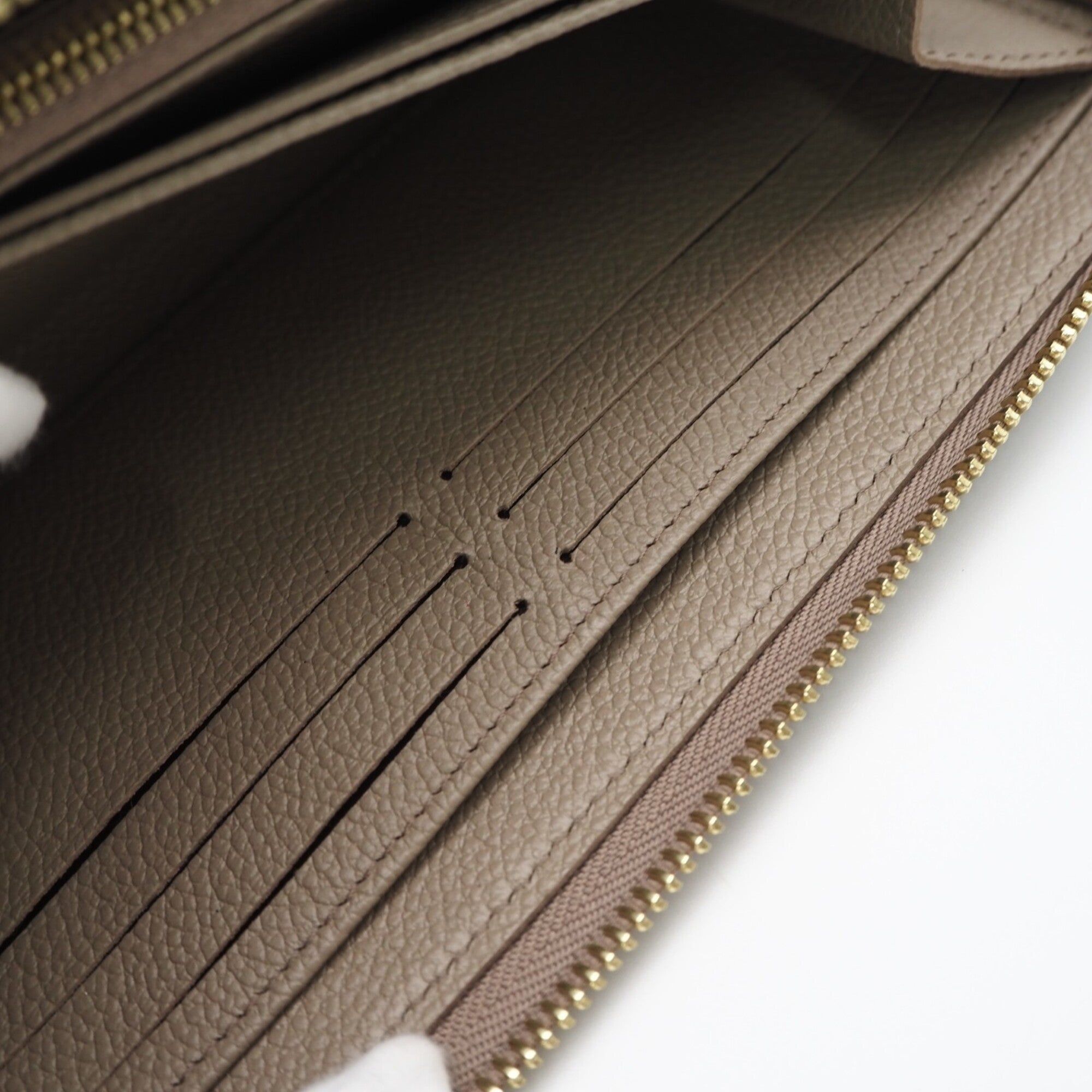 Louis Vuitton Beige Cream Leather Long Wallet (Bi-Fold) (Pre-Owned)