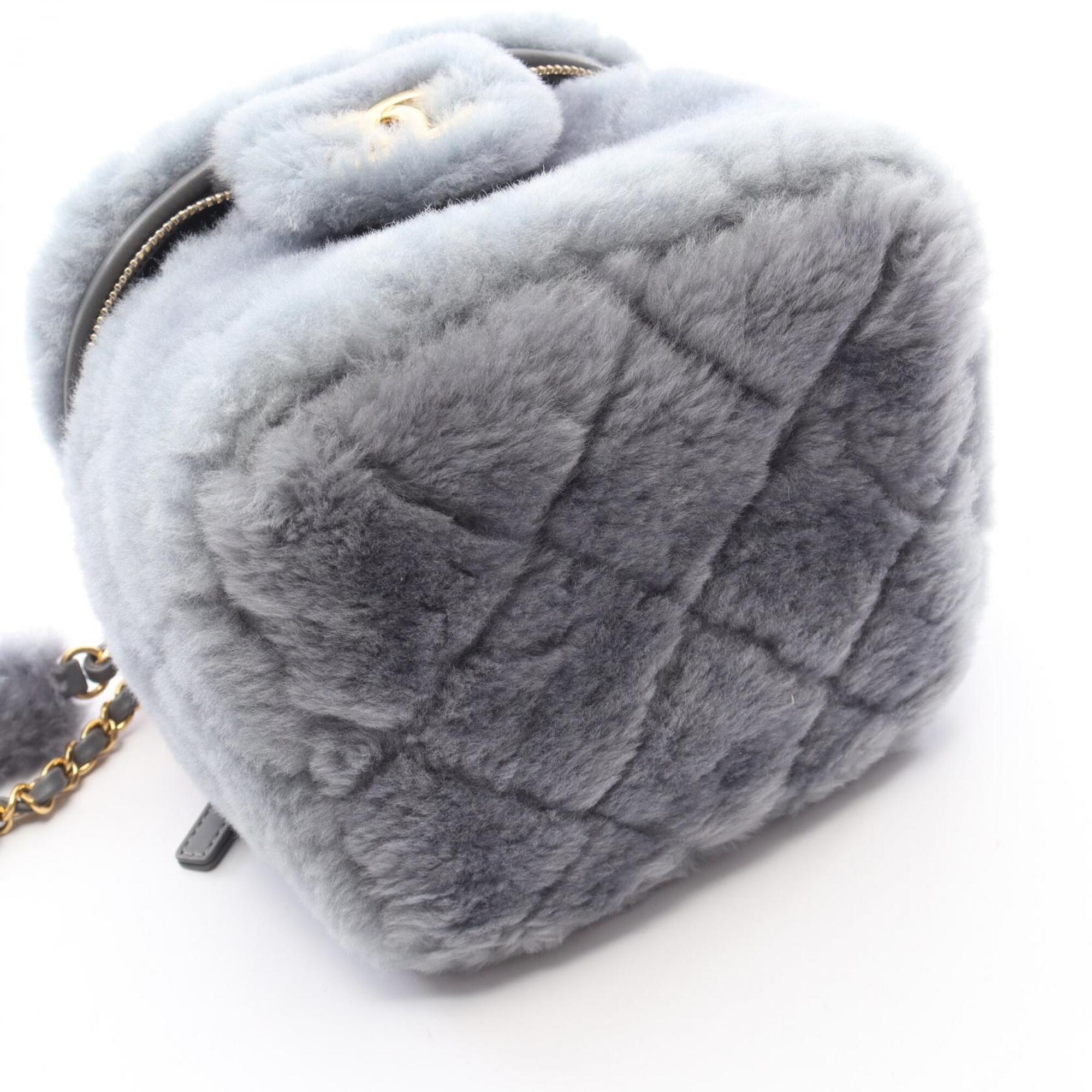 Chanel Gray Leather Handbag Shoulder Bag (Pre-Owned)