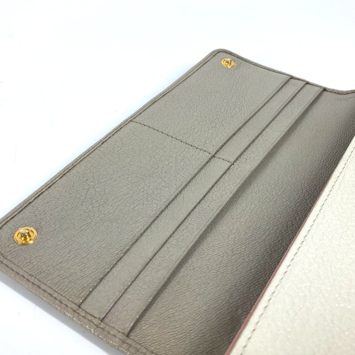 Miu Miu Gray White Leather Long Wallet (Bi-Fold) (Pre-Owned)