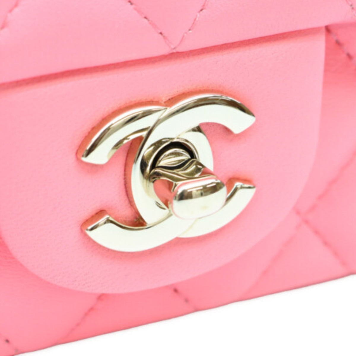 Chanel Pink Leather Shoulder Bag (Pre-Owned)