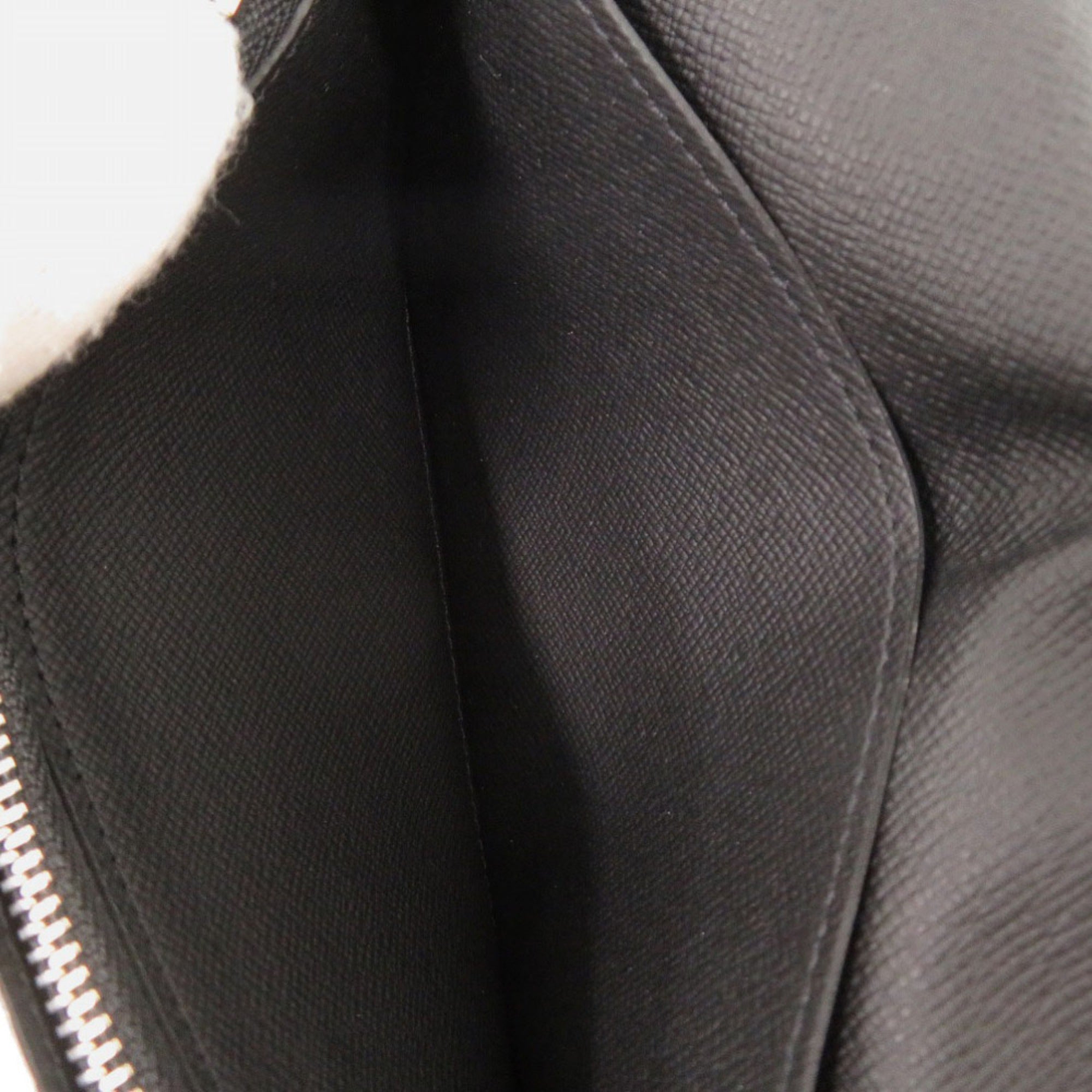 Louis Vuitton Black Taiga Leather Long Wallet (Bi-Fold) (Pre-Owned)