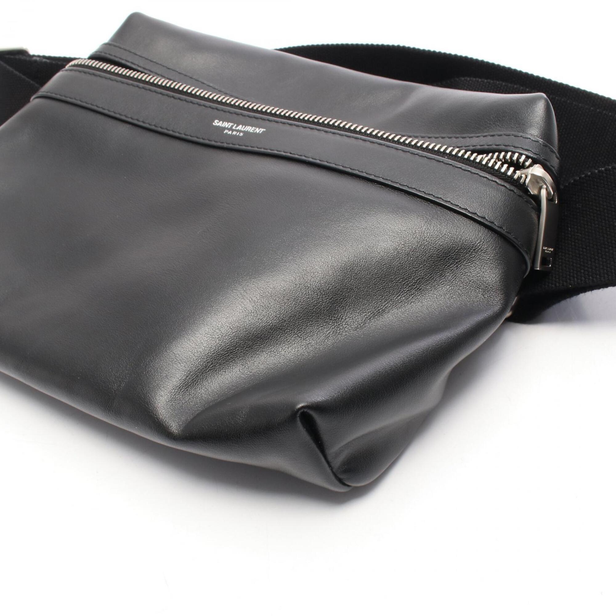 Yves Saint Laurent Black Leather Fanny Pack Handbag (Pre-Owned)