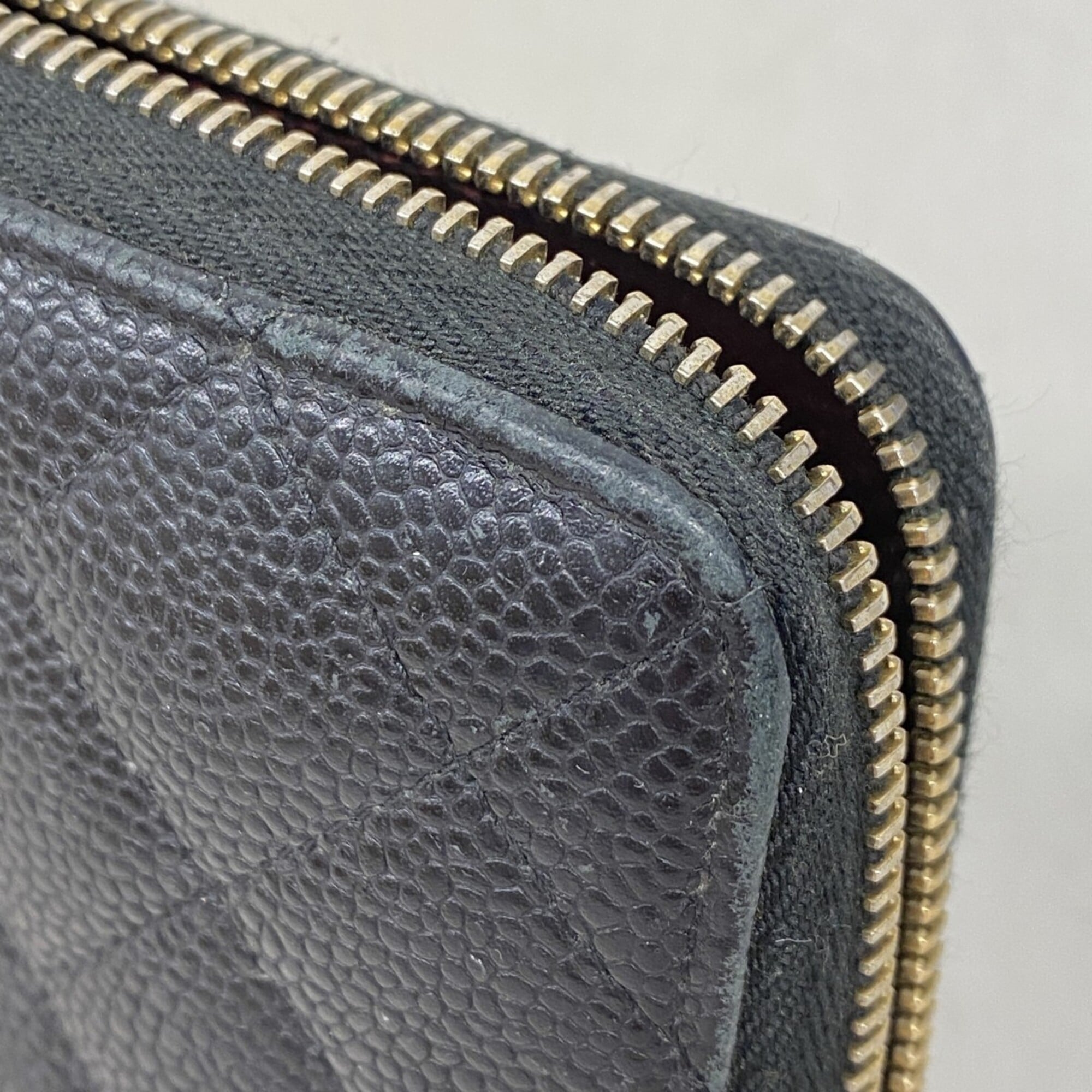 Chanel Black Grained Calfskin Long Wallet (Bi-Fold) (Pre-Owned)