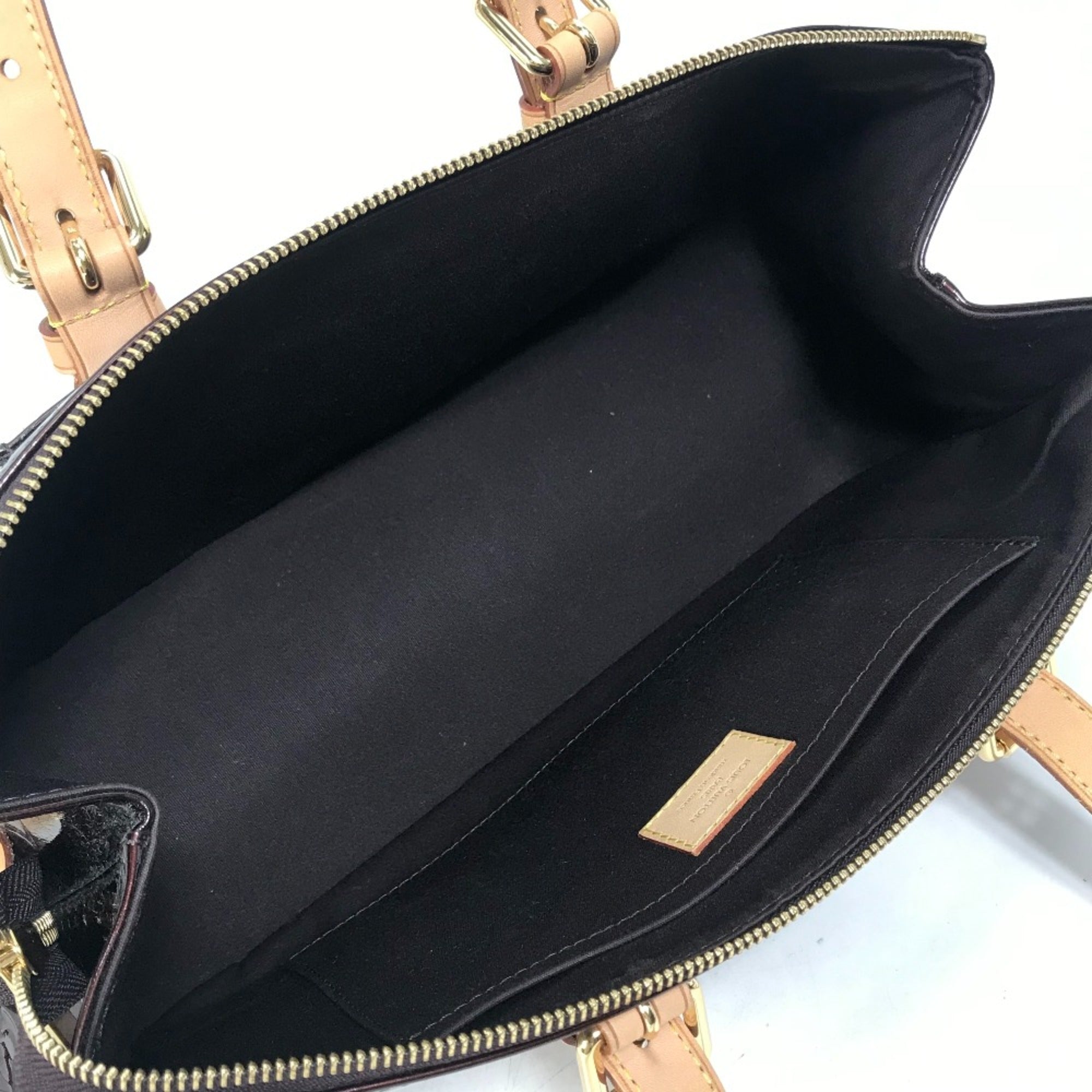 Louis Vuitton Red Leather Shoulder Bag (Pre-Owned)