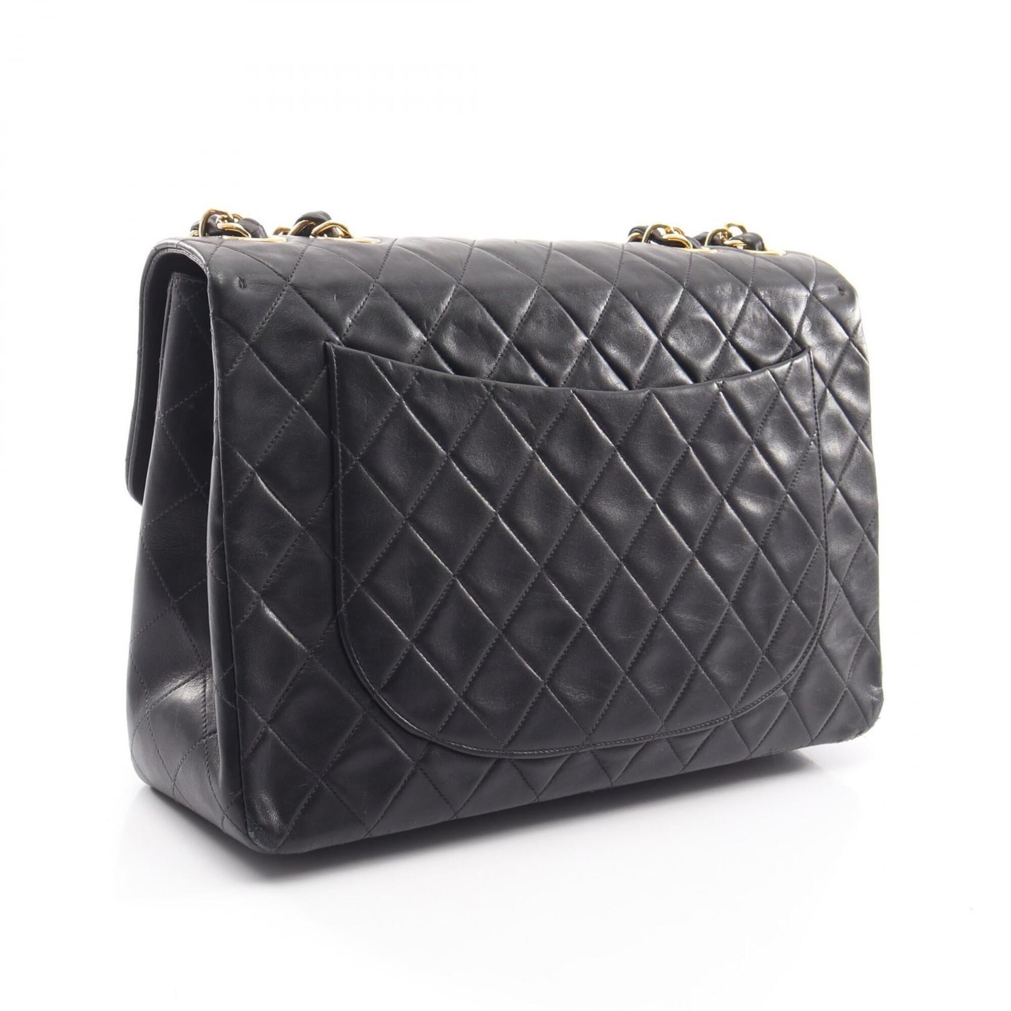 Chanel Black Leather Handbag Shoulder Bag (Pre-Owned)