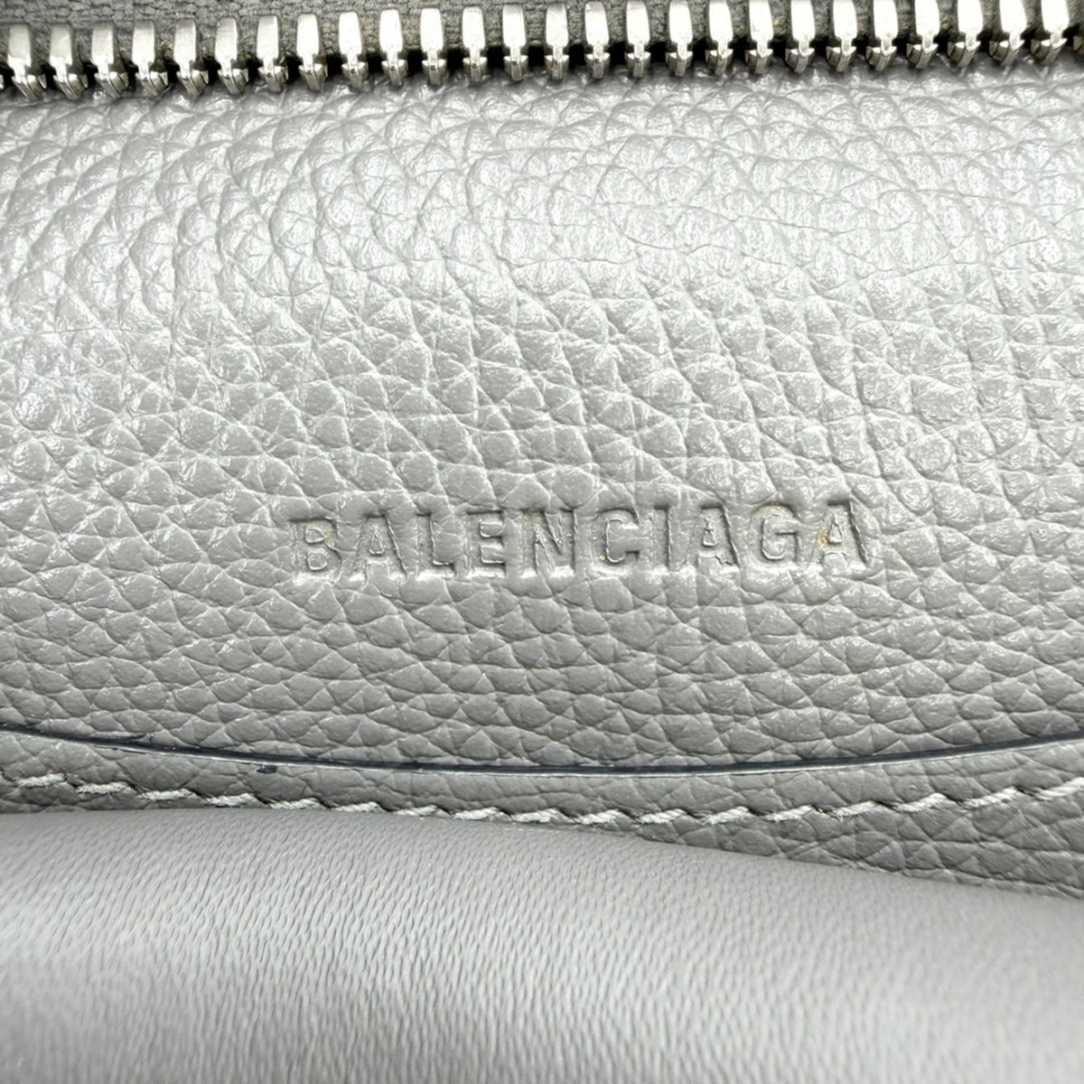 Balenciaga Gray White Leather Handbag Shoulder Bag (Pre-Owned)