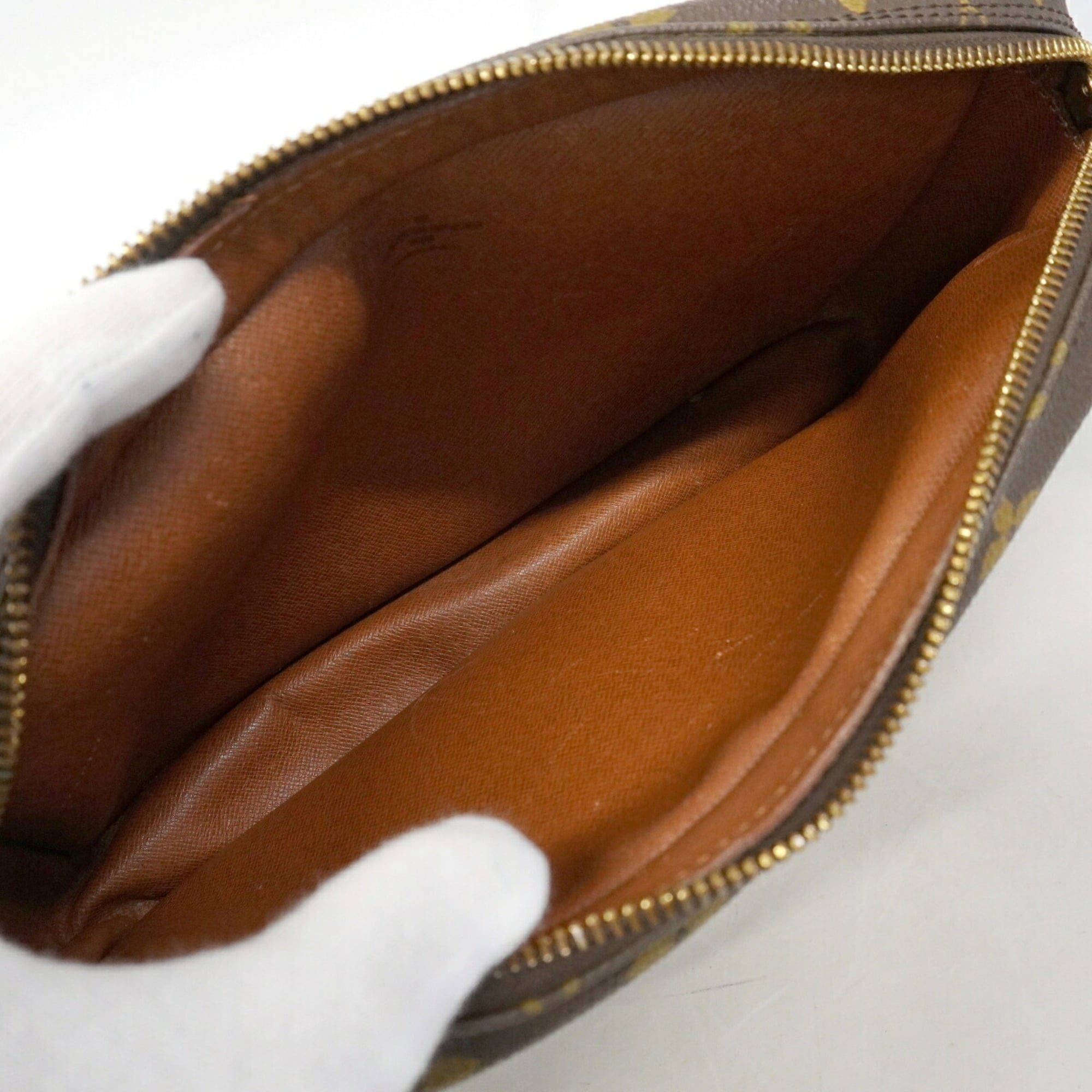 Louis Vuitton Brown Shoulder Bag (Pre-Owned)