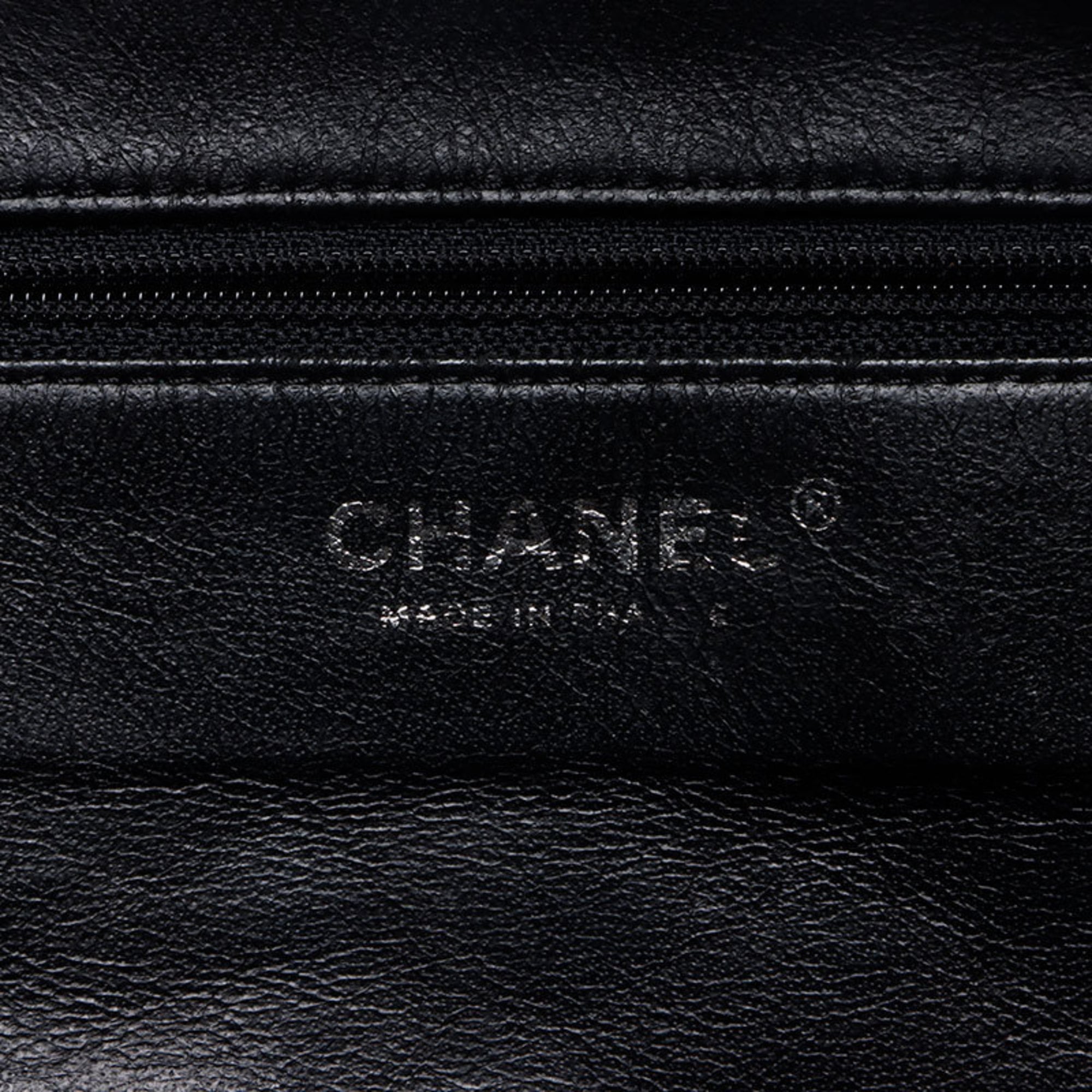 Chanel Black Shoulder Bag (Pre-Owned)
