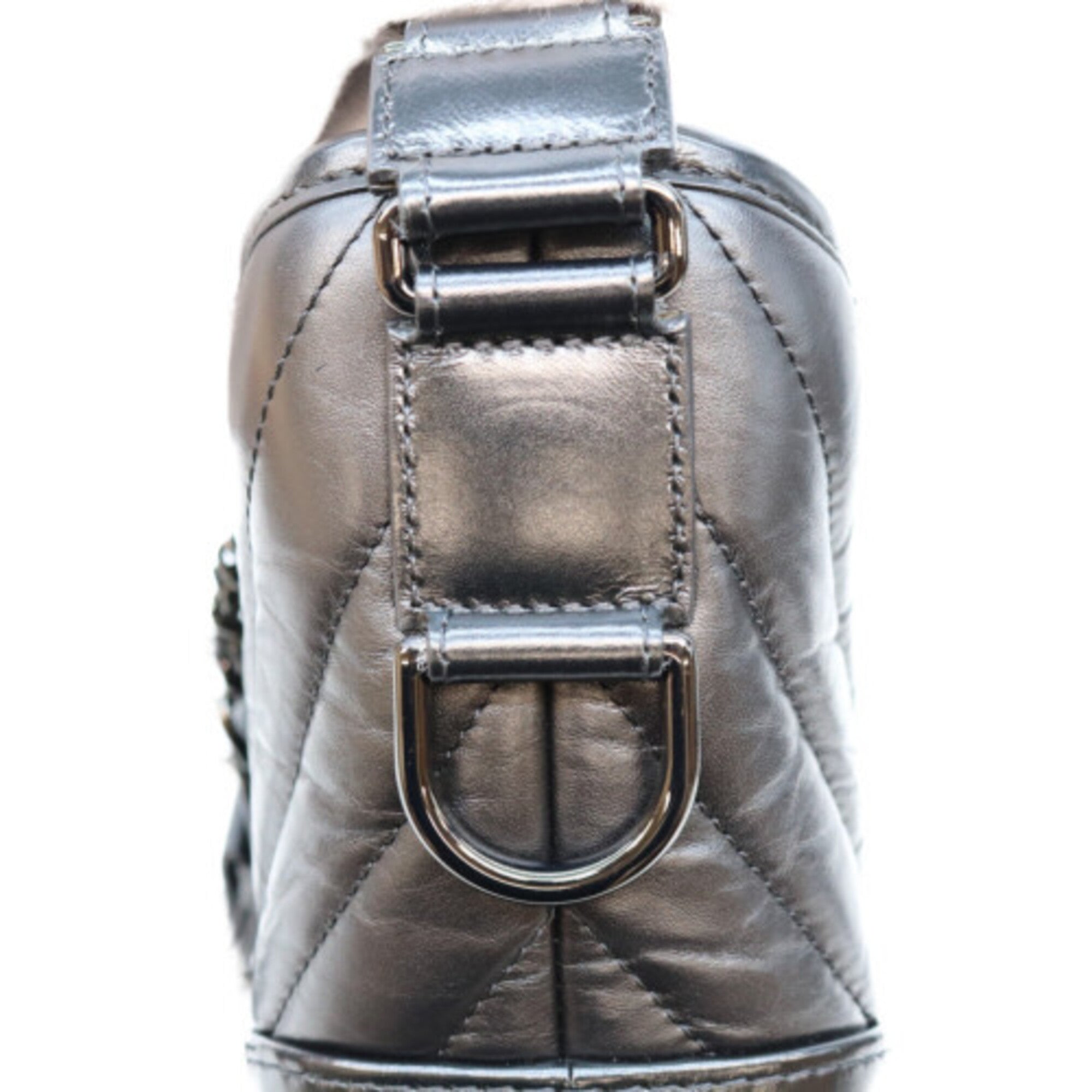 Chanel Black Leather Shoulder Bag (Pre-Owned)