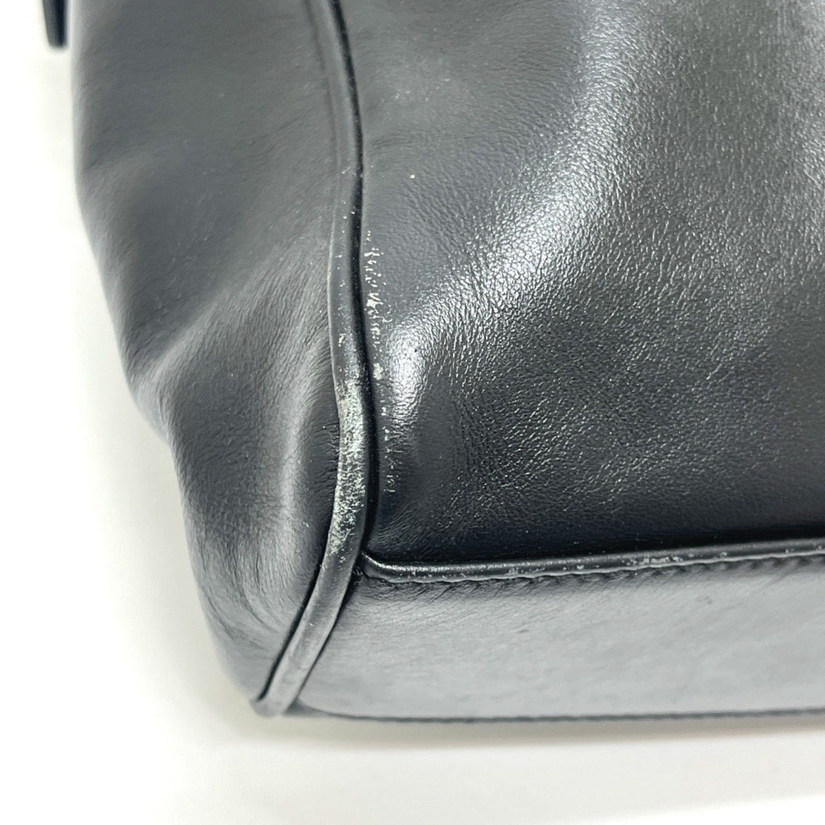 Salvatore Ferragamo Black Leather Handbag (Pre-Owned)