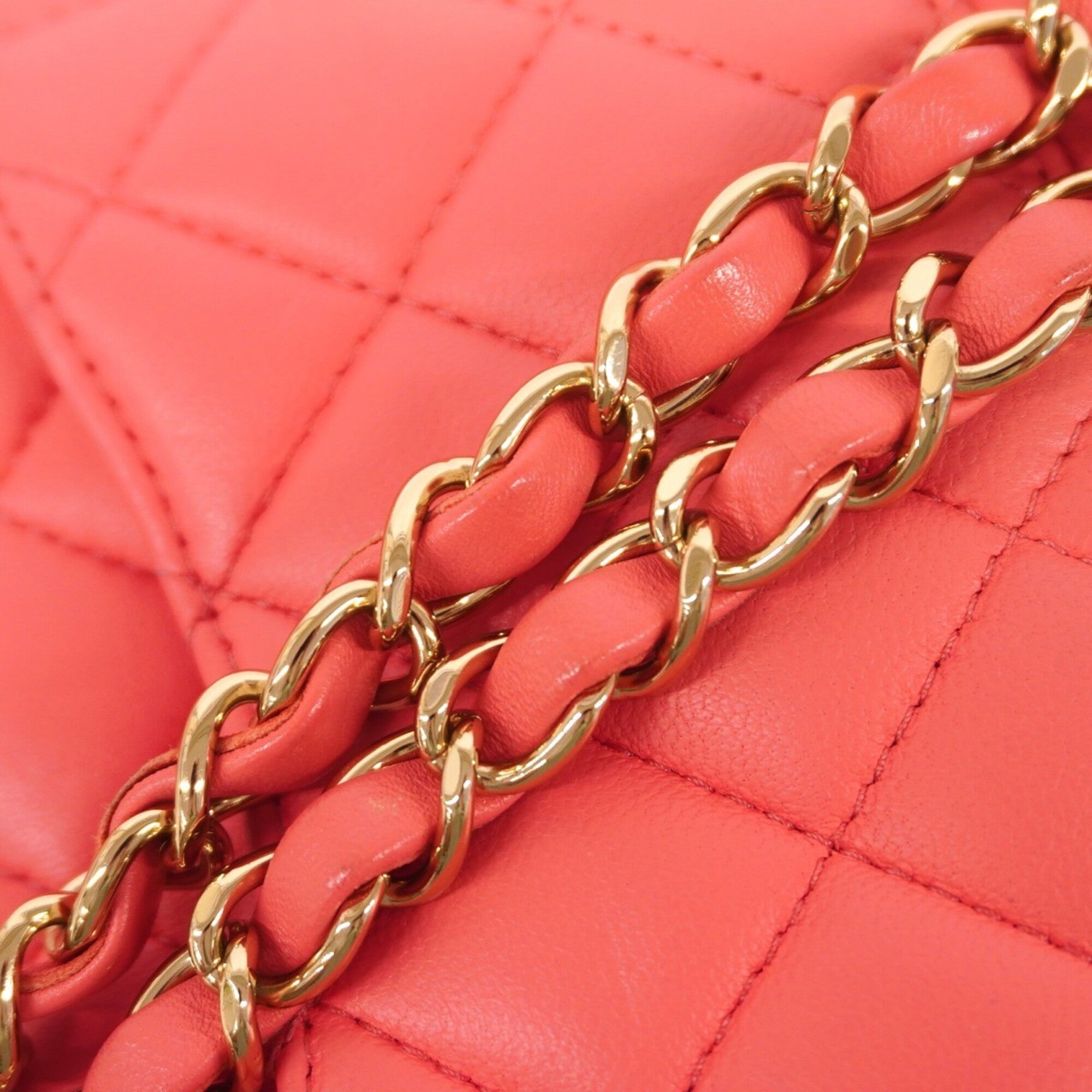 Chanel Pink Leather Shoulder Bag (Pre-Owned)